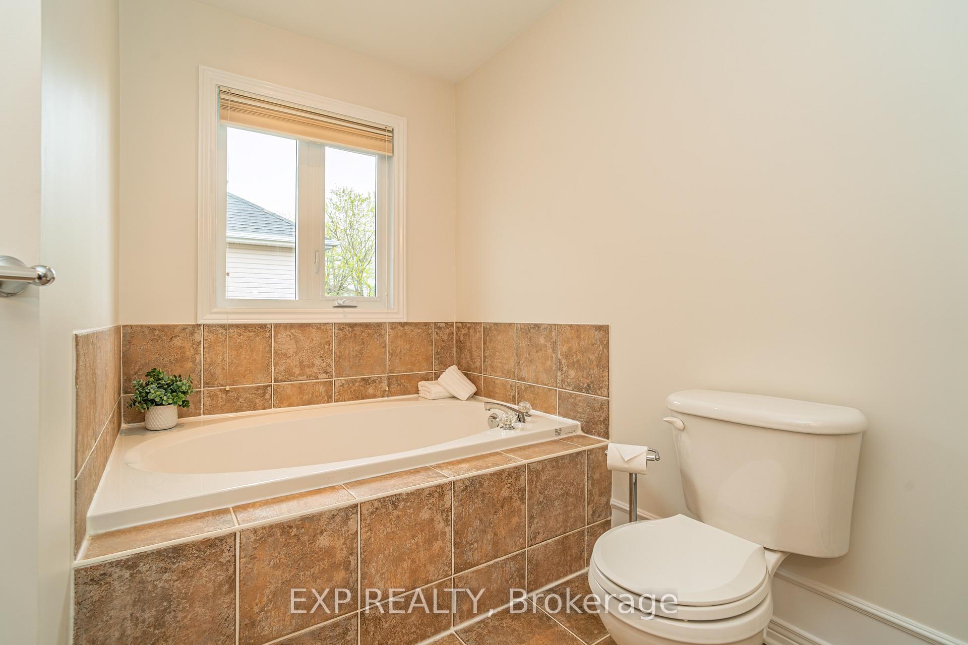 Photo 22 of 993 Red Spruce Street, Ottawa, Riverside South/Gloucester Glen — HOMEH