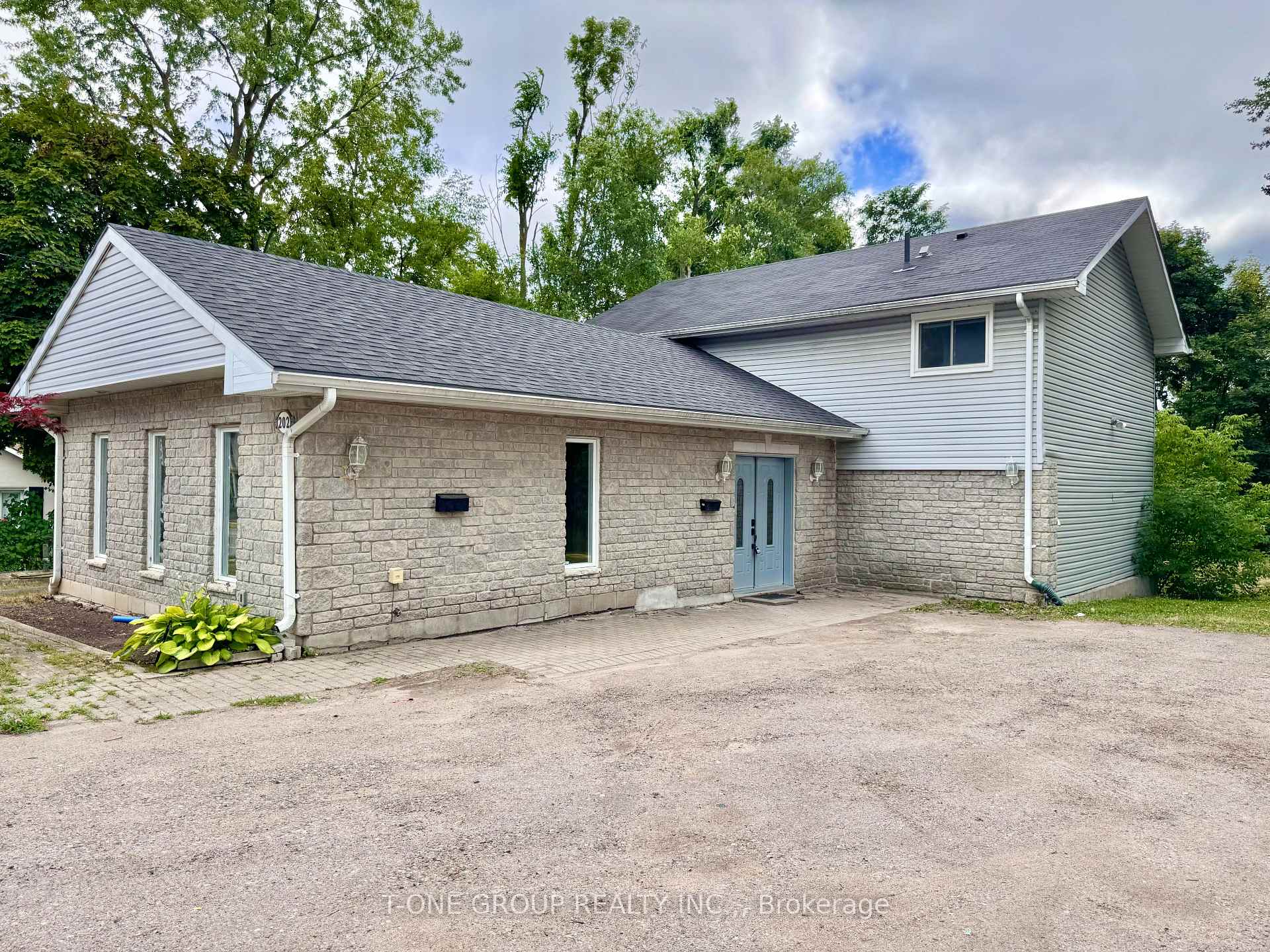 Photo 1 of 202 Cox Mill Road, Barrie, Painswick North — HOMEH