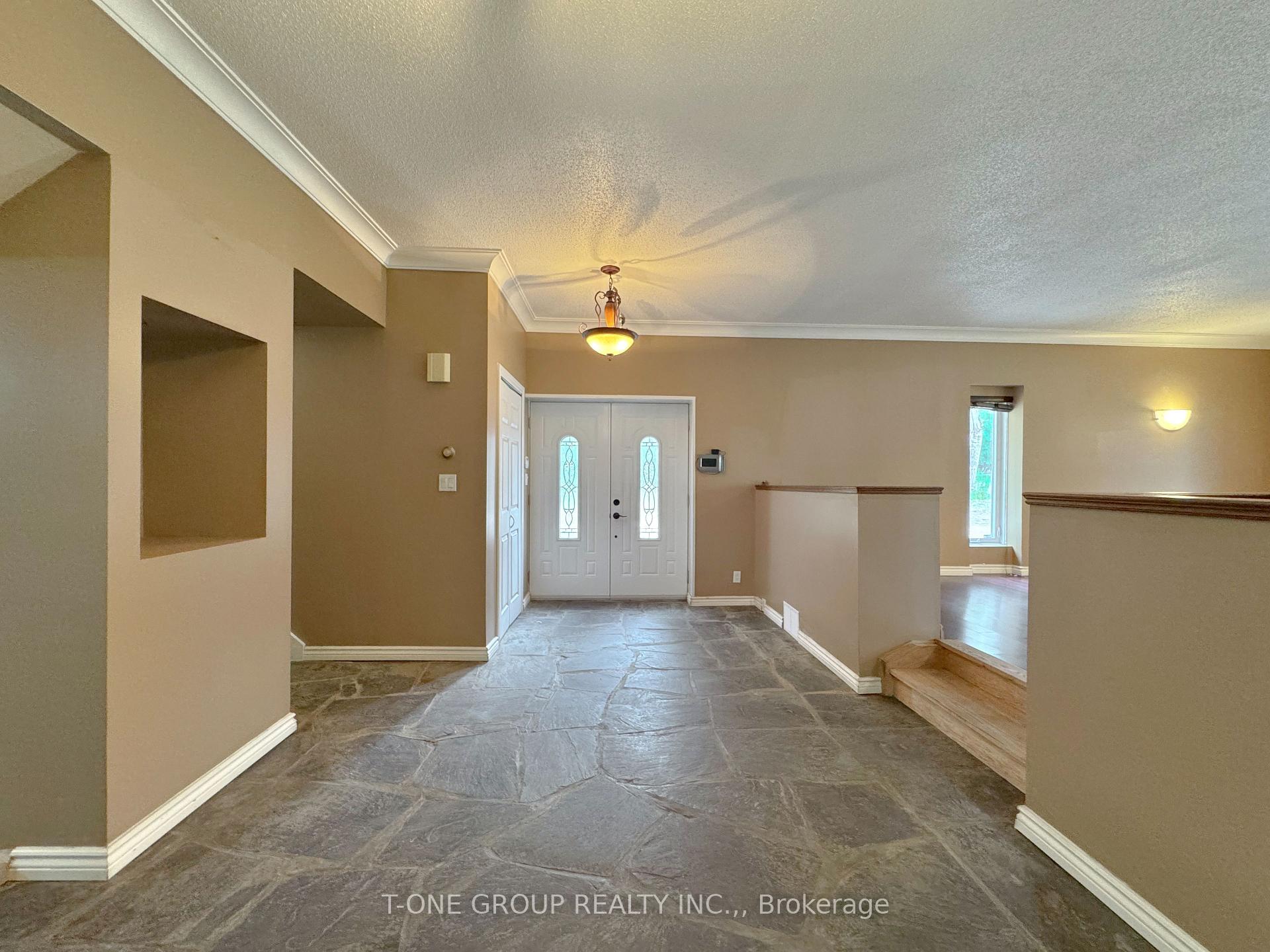 Photo 4 of 202 Cox Mill Road, Barrie, Painswick North — HOMEH