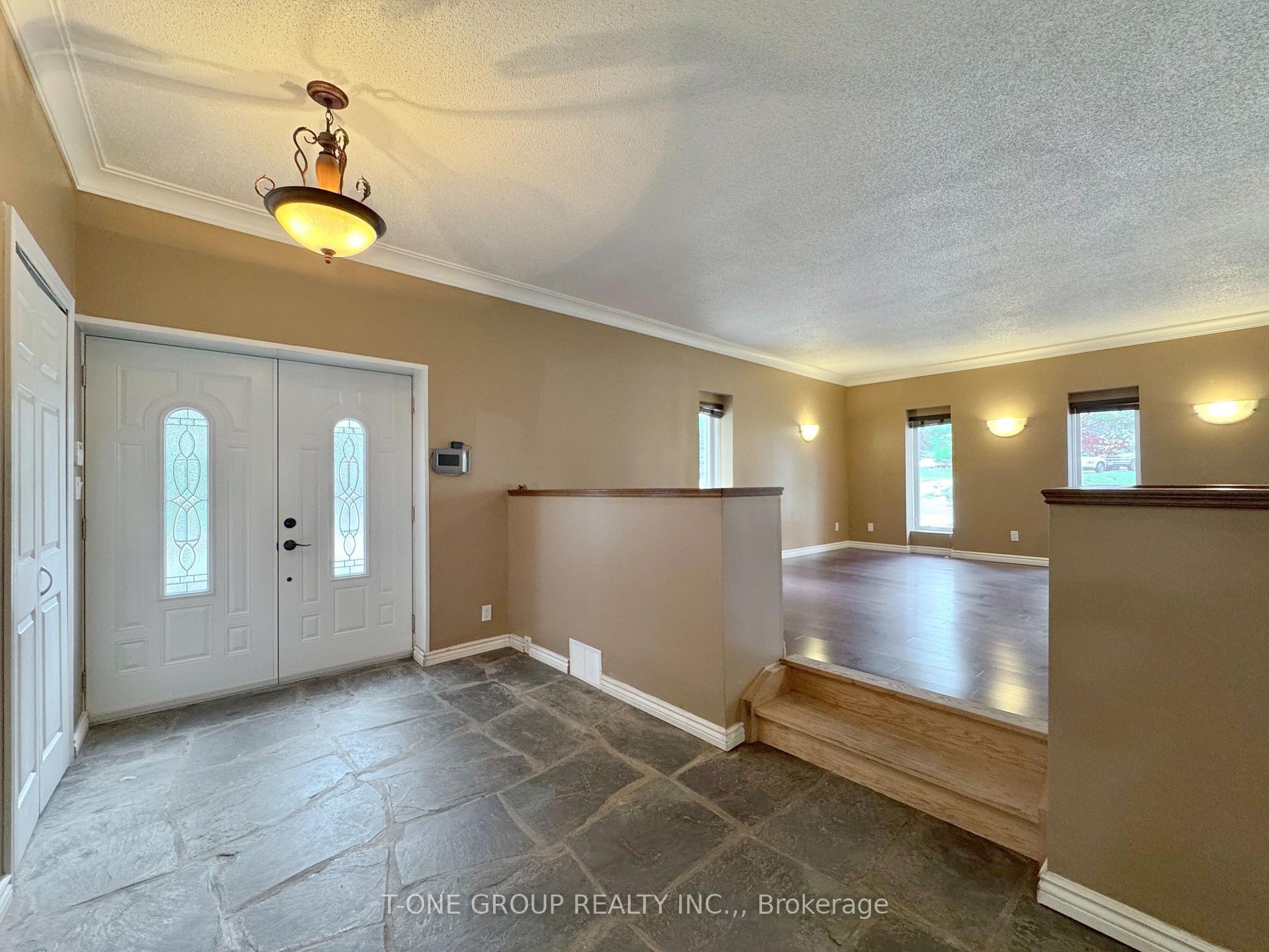 Photo 10 of 202 Cox Mill Road, Barrie, Painswick North — HOMEH