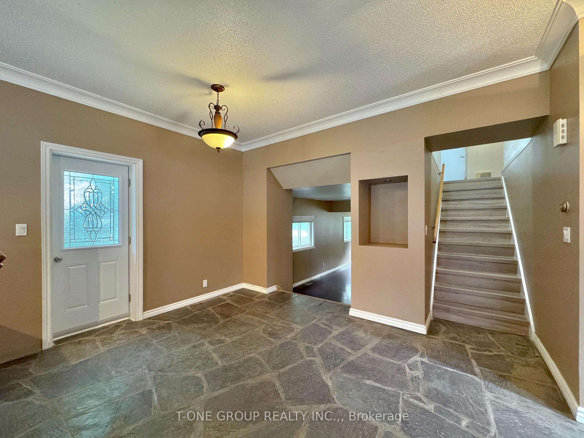 Photo 18 of 202 Cox Mill Road, Barrie, Painswick North — HOMEH