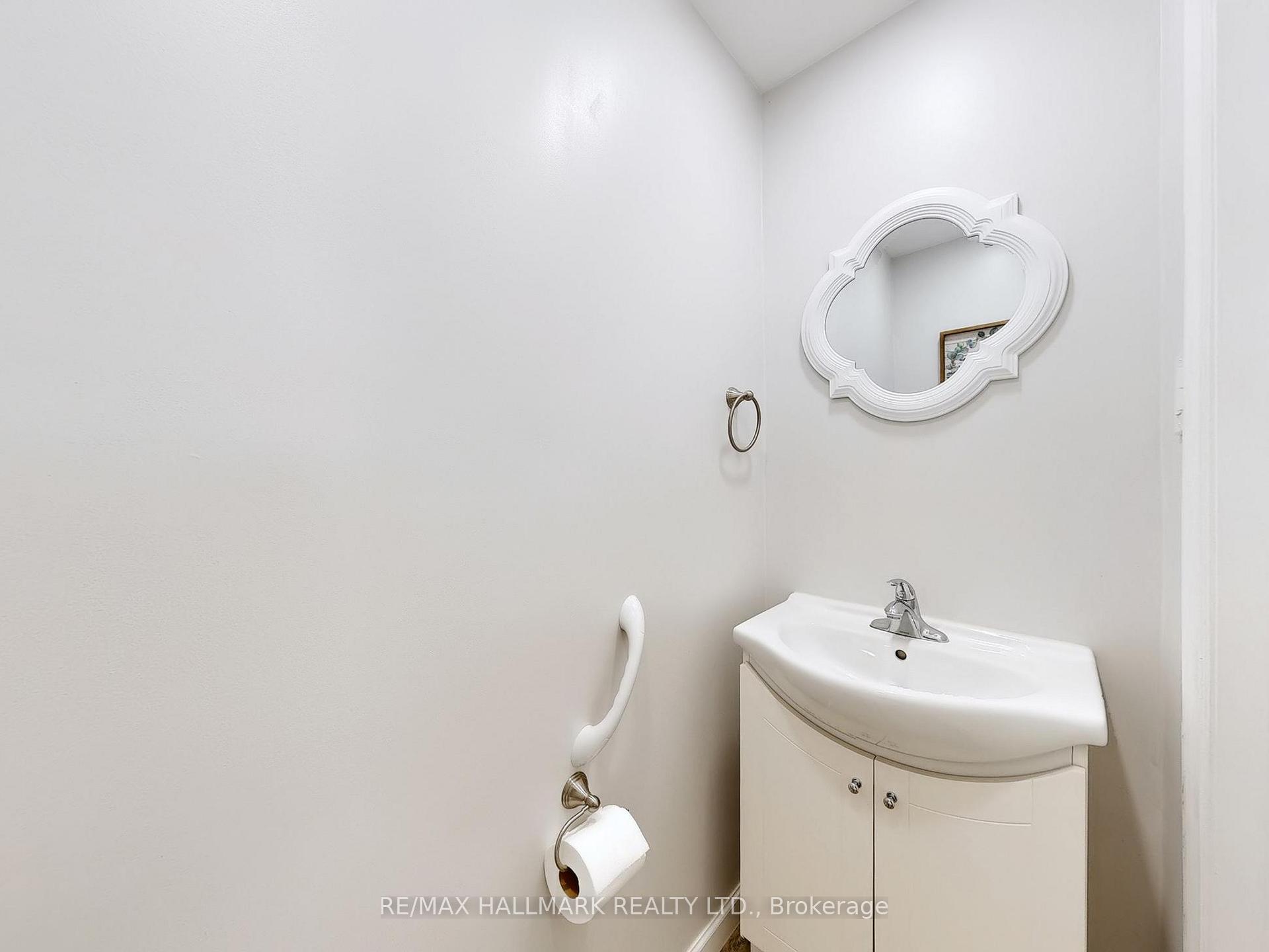 Photo 16 of 124 Mcelroy Road E, Hamilton, Balfour — HOMEH