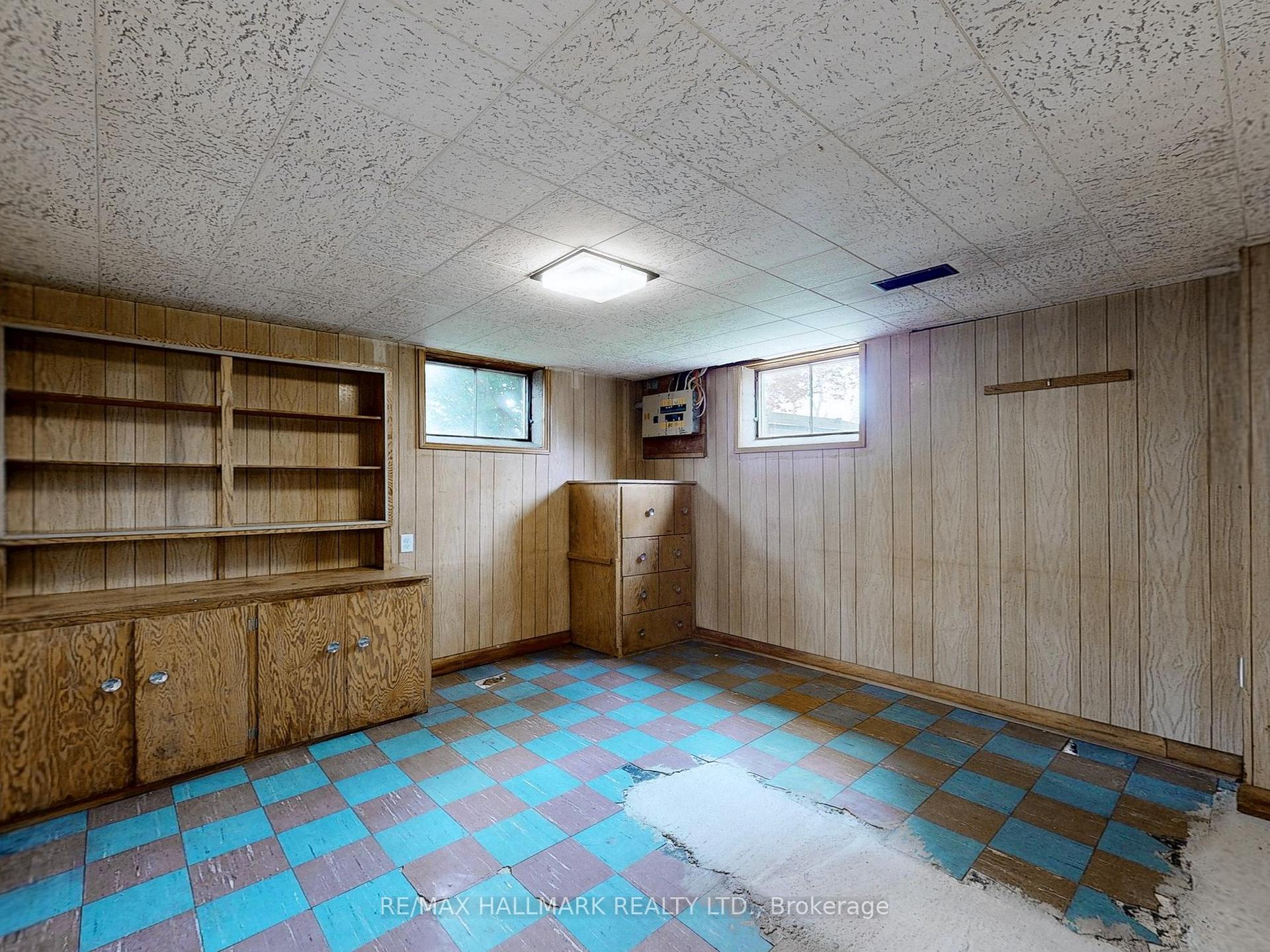 Photo 32 of 124 Mcelroy Road E, Hamilton, Balfour — HOMEH