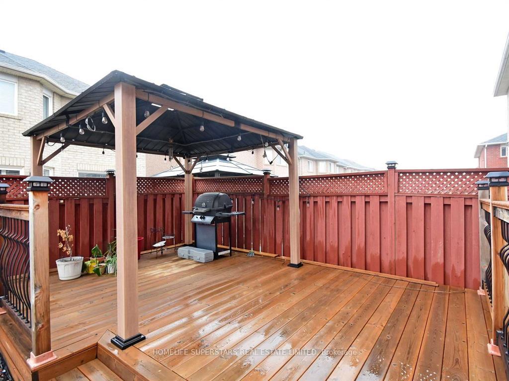 Photo 3 of 64 Mccrimmon Drive, Brampton, Fletcher's Meadow — HOMEH