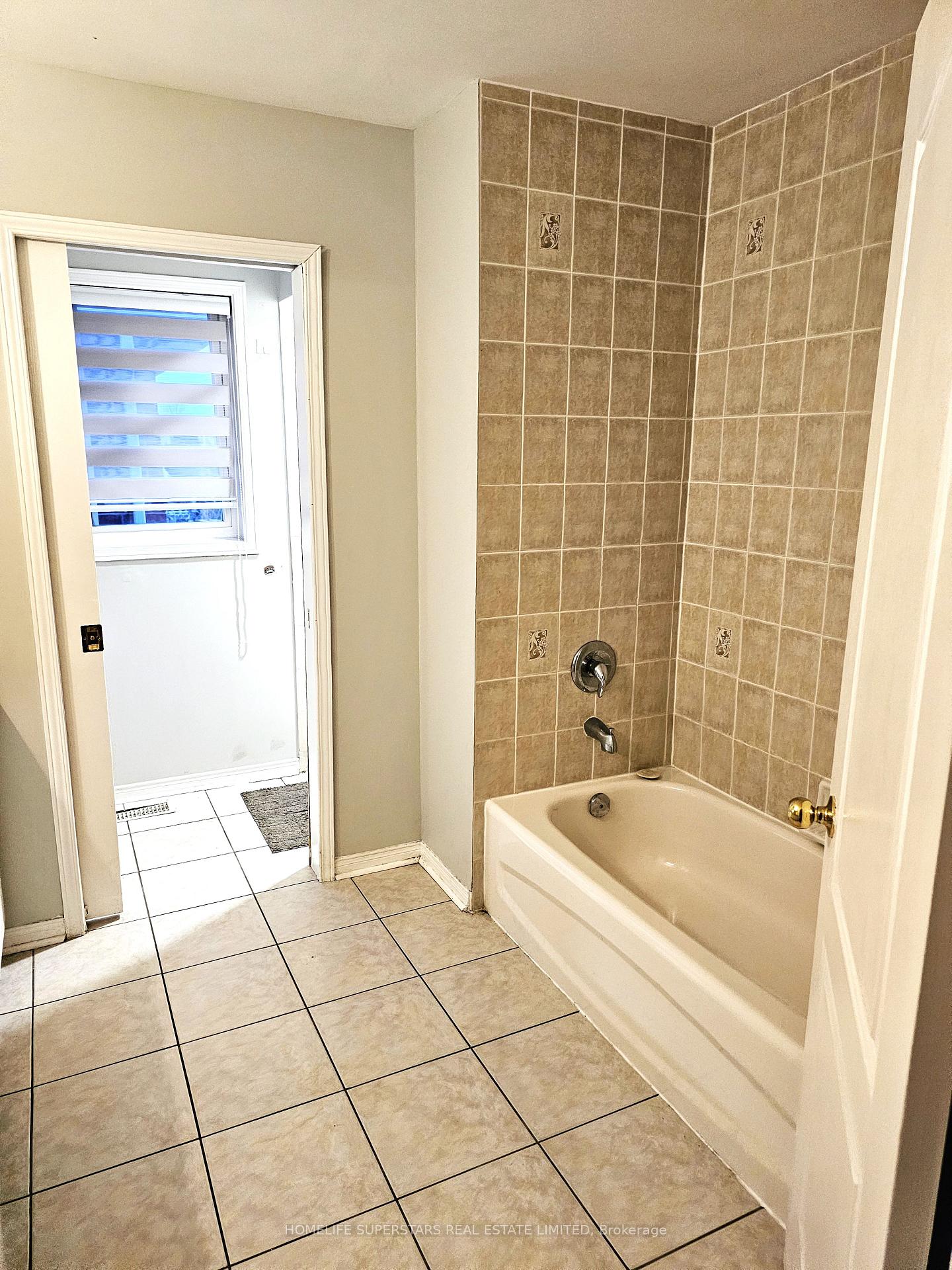 Photo 21 of 64 Mccrimmon Drive, Brampton, Fletcher's Meadow — HOMEH