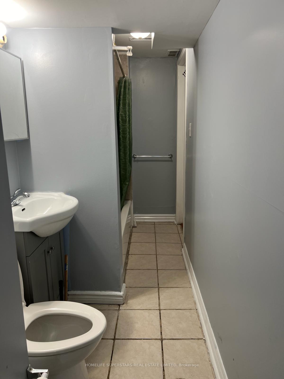Photo 25 of 64 Mccrimmon Drive, Brampton, Fletcher's Meadow — HOMEH