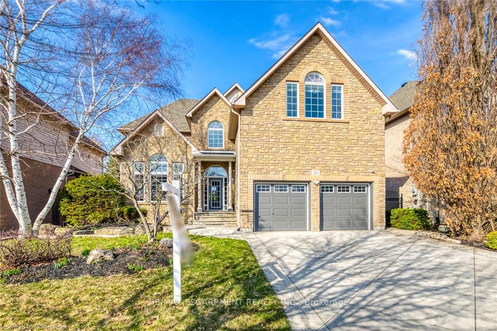 Front of 39 Thoroughbred Boulevard