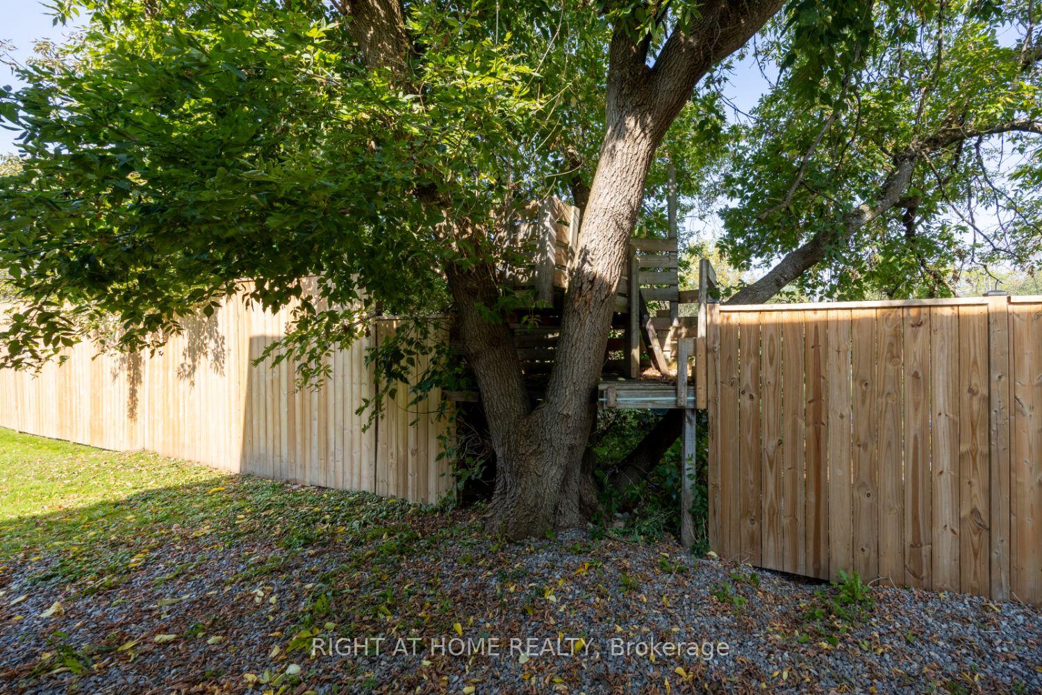 Photo 6 of 420 Parkhill Road E, Douro-Dummer — HOMEH