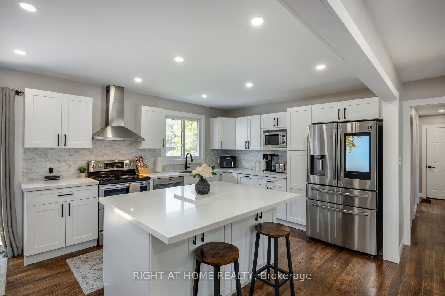 Photo 19 of 420 Parkhill Road E, Douro-Dummer — HOMEH