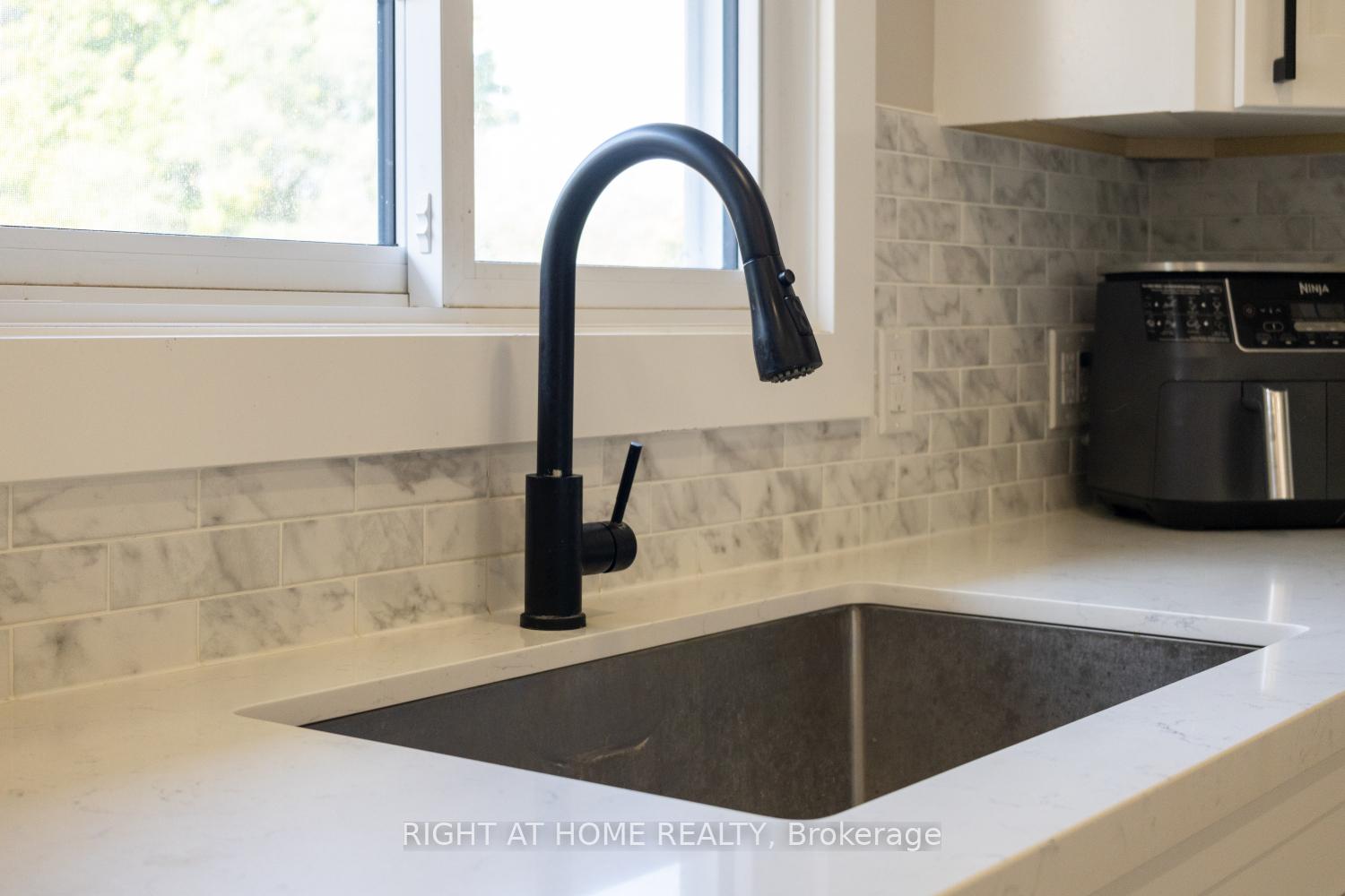 Photo 21 of 420 Parkhill Road E, Douro-Dummer — HOMEH