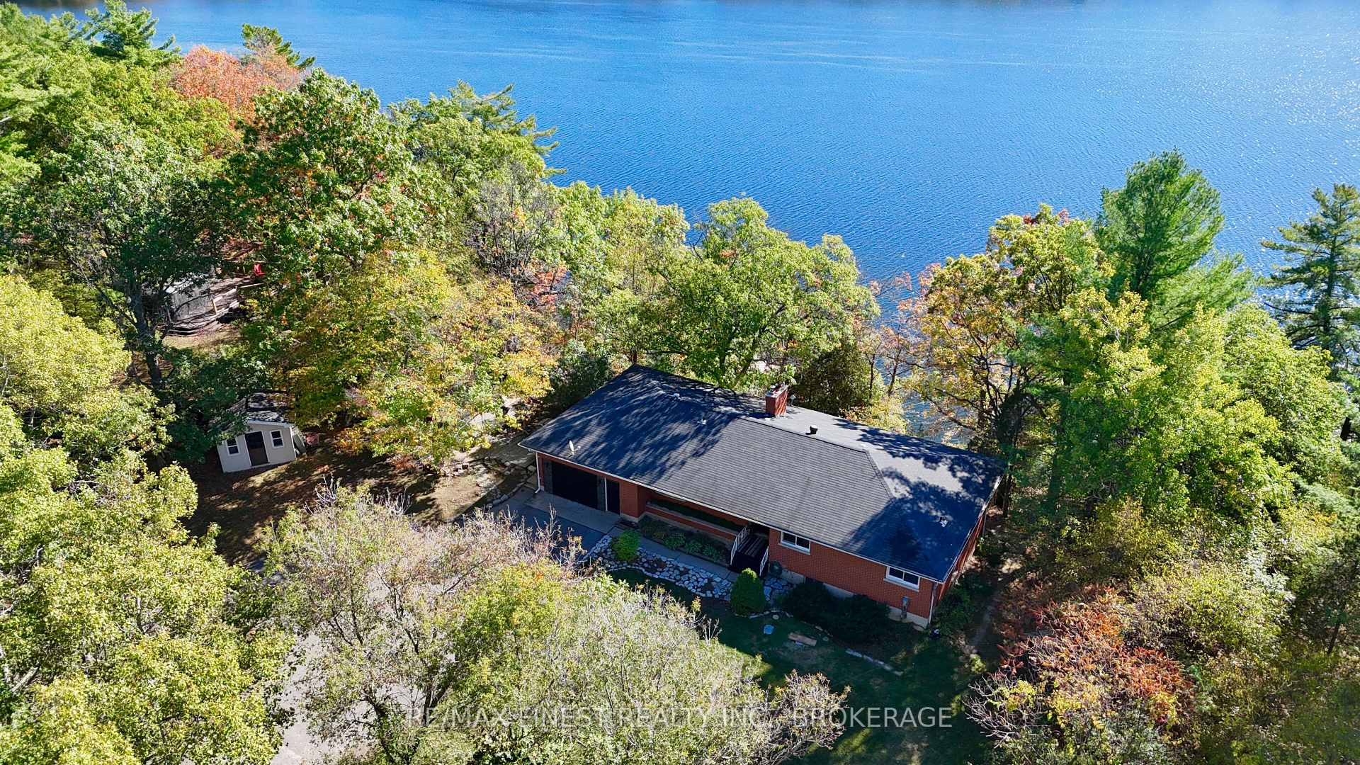 Photo 2 of 4236 Pine Ridge Drive, Frontenac, Frontenac South — HOMEH