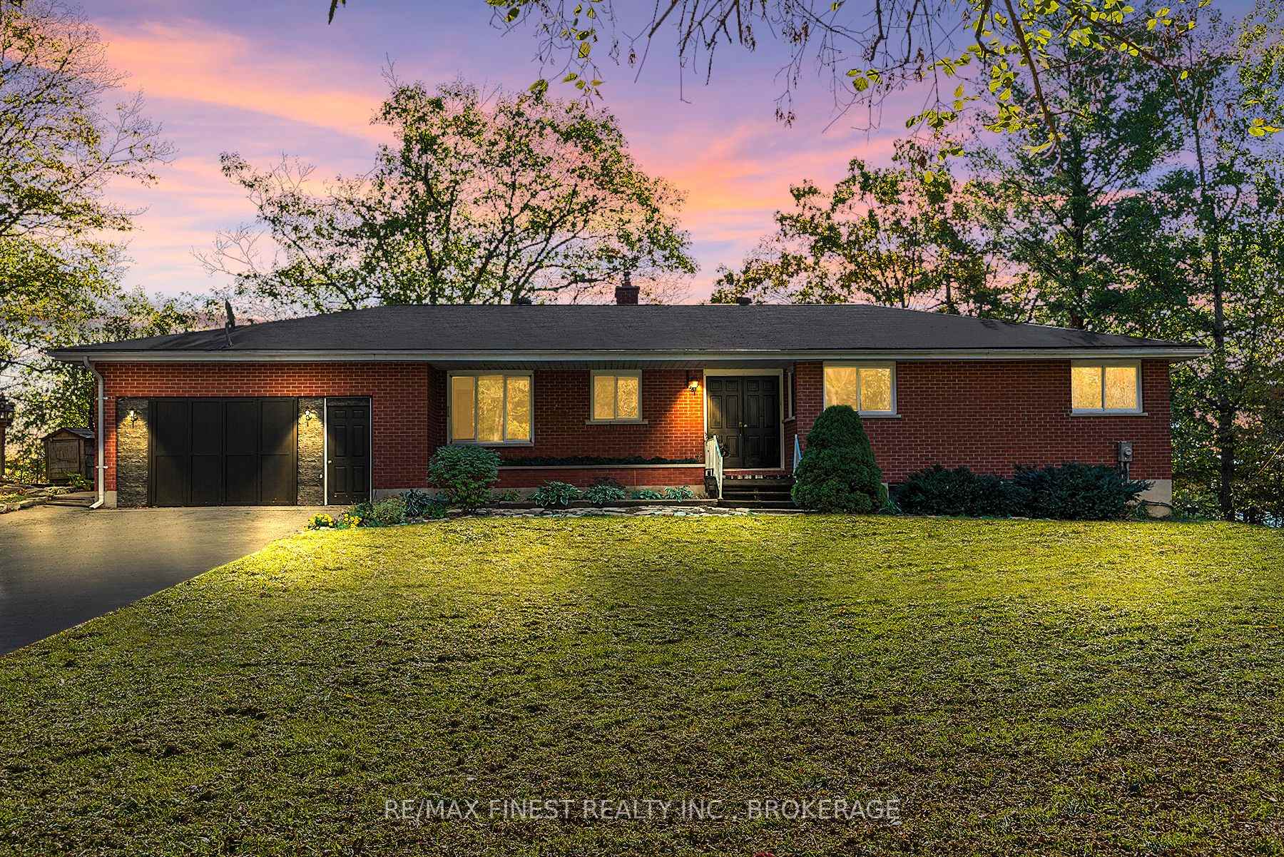 Photo 4 of 4236 Pine Ridge Drive, Frontenac, Frontenac South — HOMEH