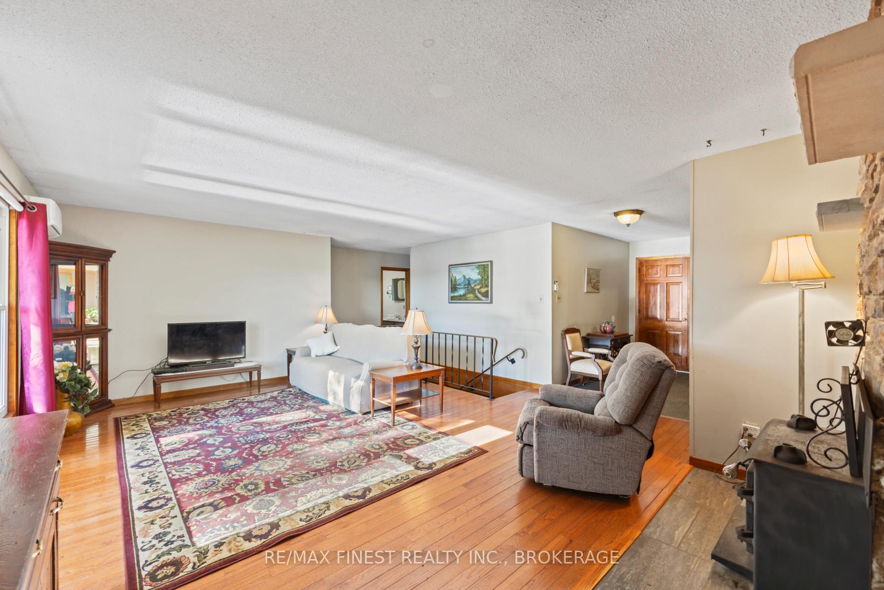 Photo 11 of 4236 Pine Ridge Drive, Frontenac, Frontenac South — HOMEH