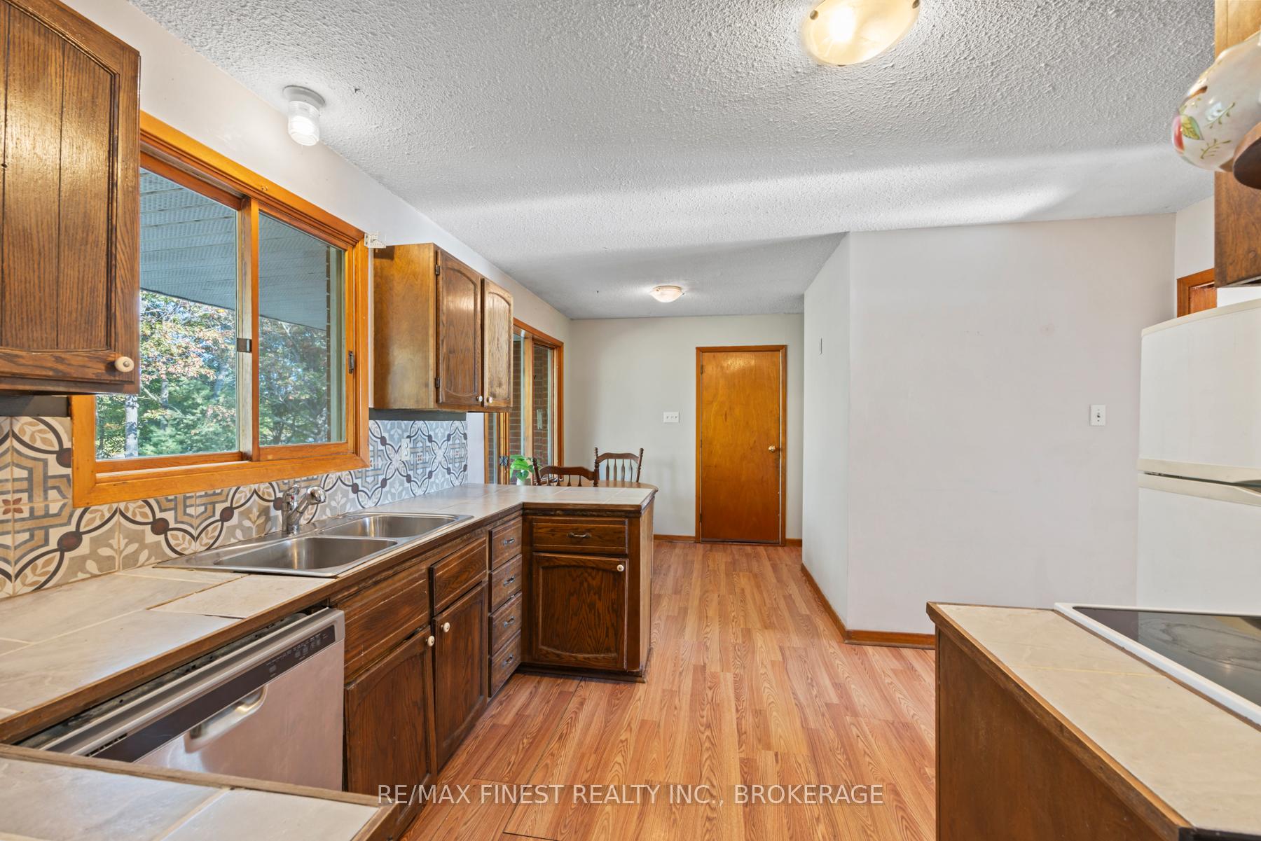 Photo 12 of 4236 Pine Ridge Drive, Frontenac, Frontenac South — HOMEH