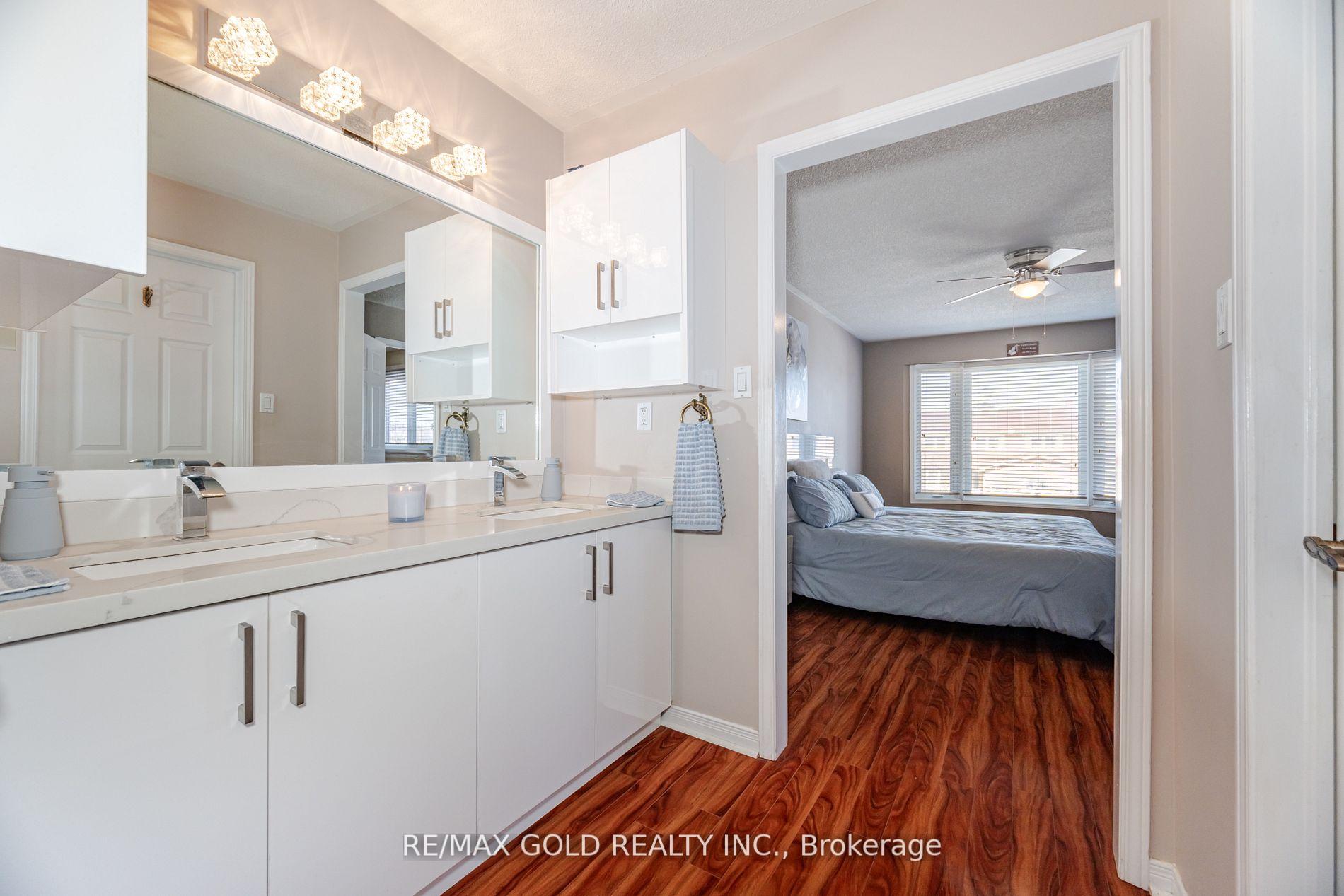 Photo 13 of 26 Mossbank Drive, Brampton, Fletcher's Creek South — HOMEH