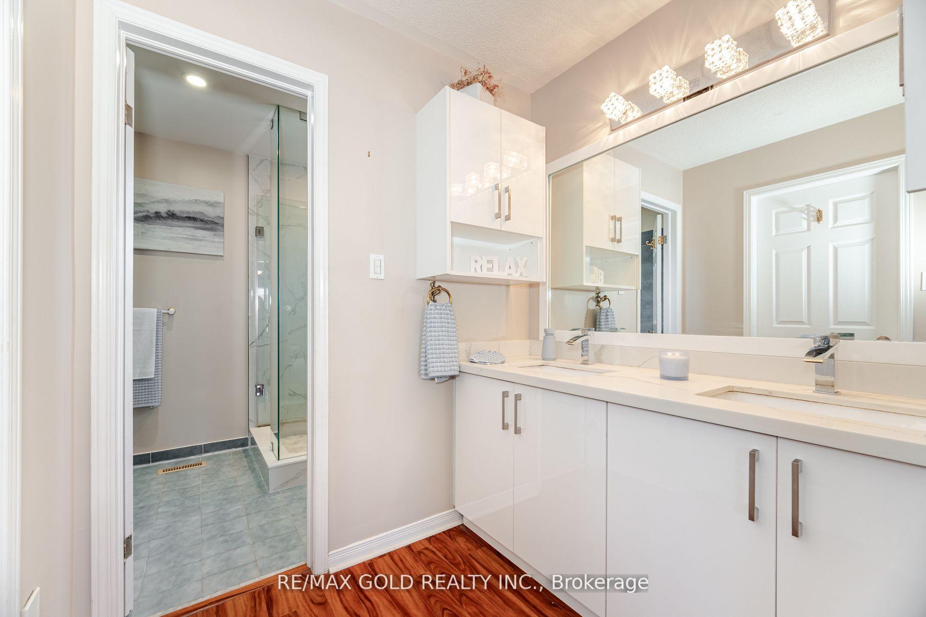 Photo 14 of 26 Mossbank Drive, Brampton, Fletcher's Creek South — HOMEH