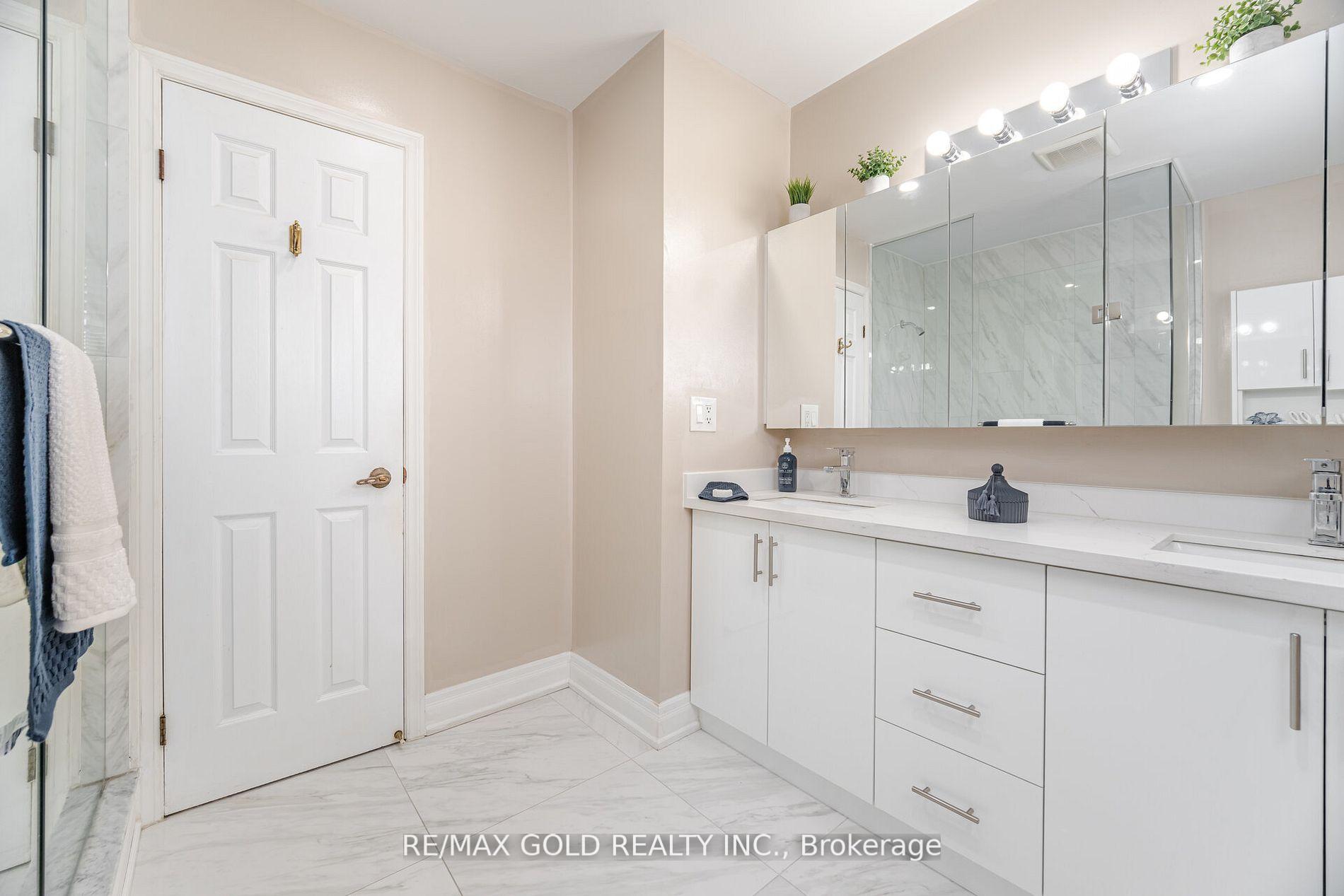 Photo 20 of 26 Mossbank Drive, Brampton, Fletcher's Creek South — HOMEH