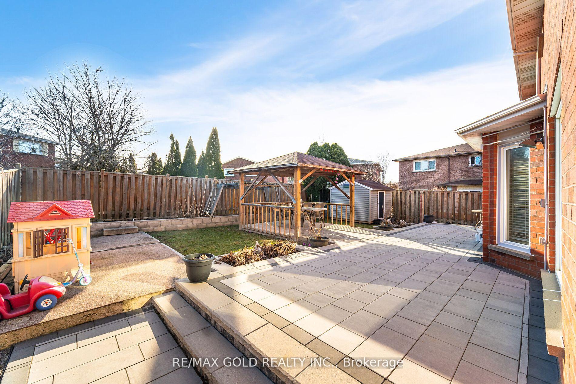 Photo 22 of 26 Mossbank Drive, Brampton, Fletcher's Creek South — HOMEH