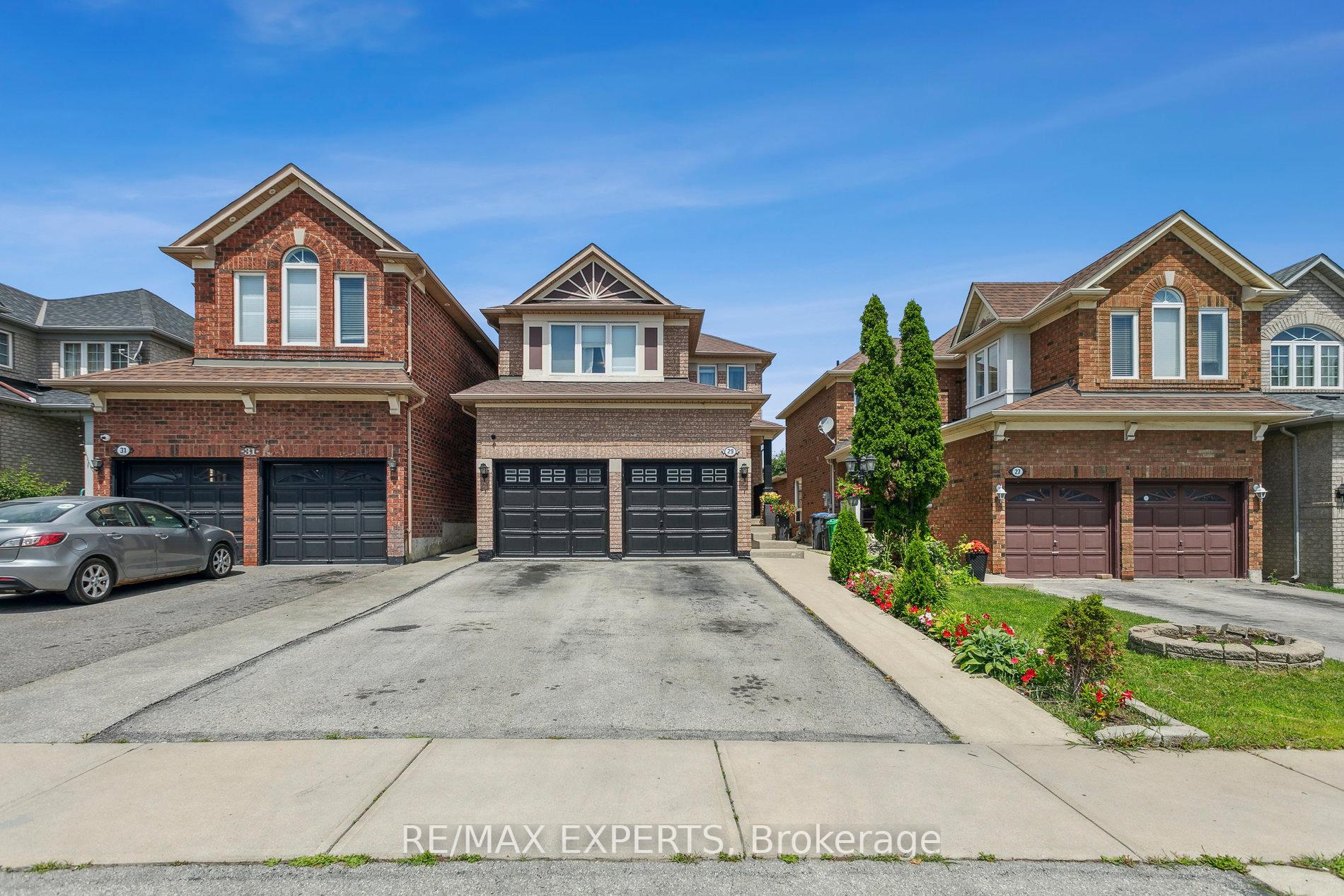 Photo 1 of 29 Narrow Valley Crescent, Brampton, Sandringham-Wellington — HOMEH