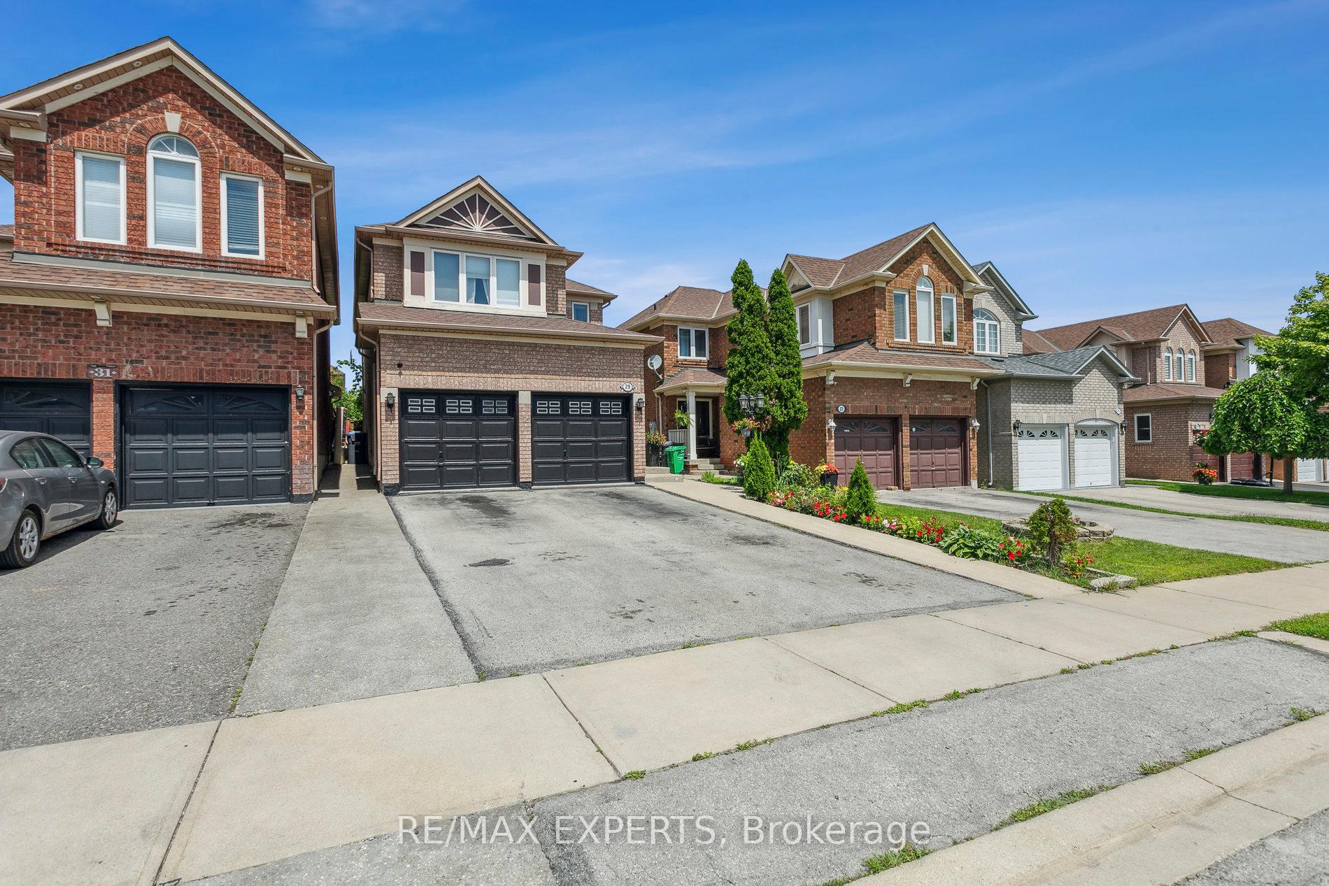 Photo 3 of 29 Narrow Valley Crescent, Brampton, Sandringham-Wellington — HOMEH