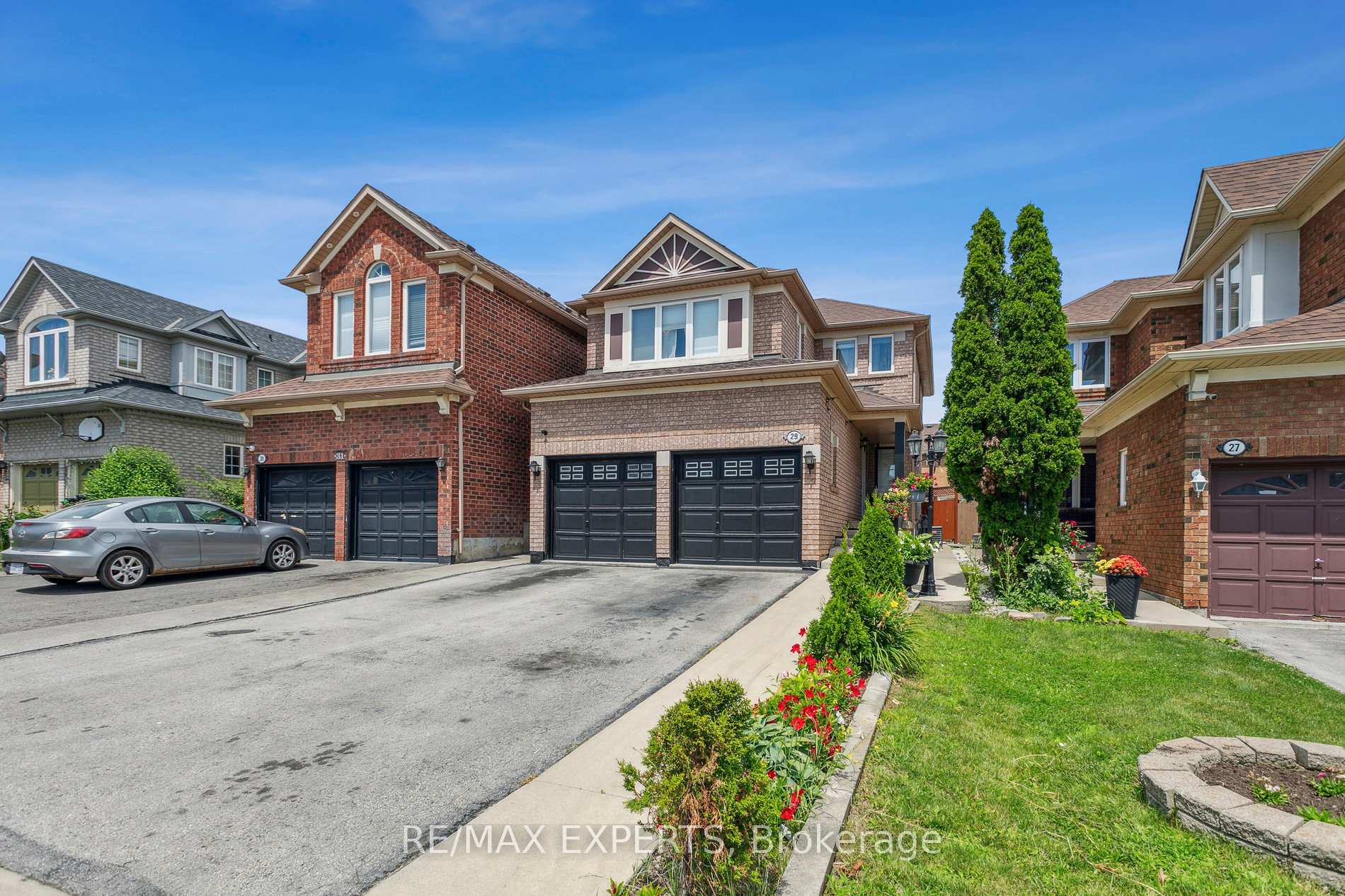Photo 4 of 29 Narrow Valley Crescent, Brampton, Sandringham-Wellington — HOMEH