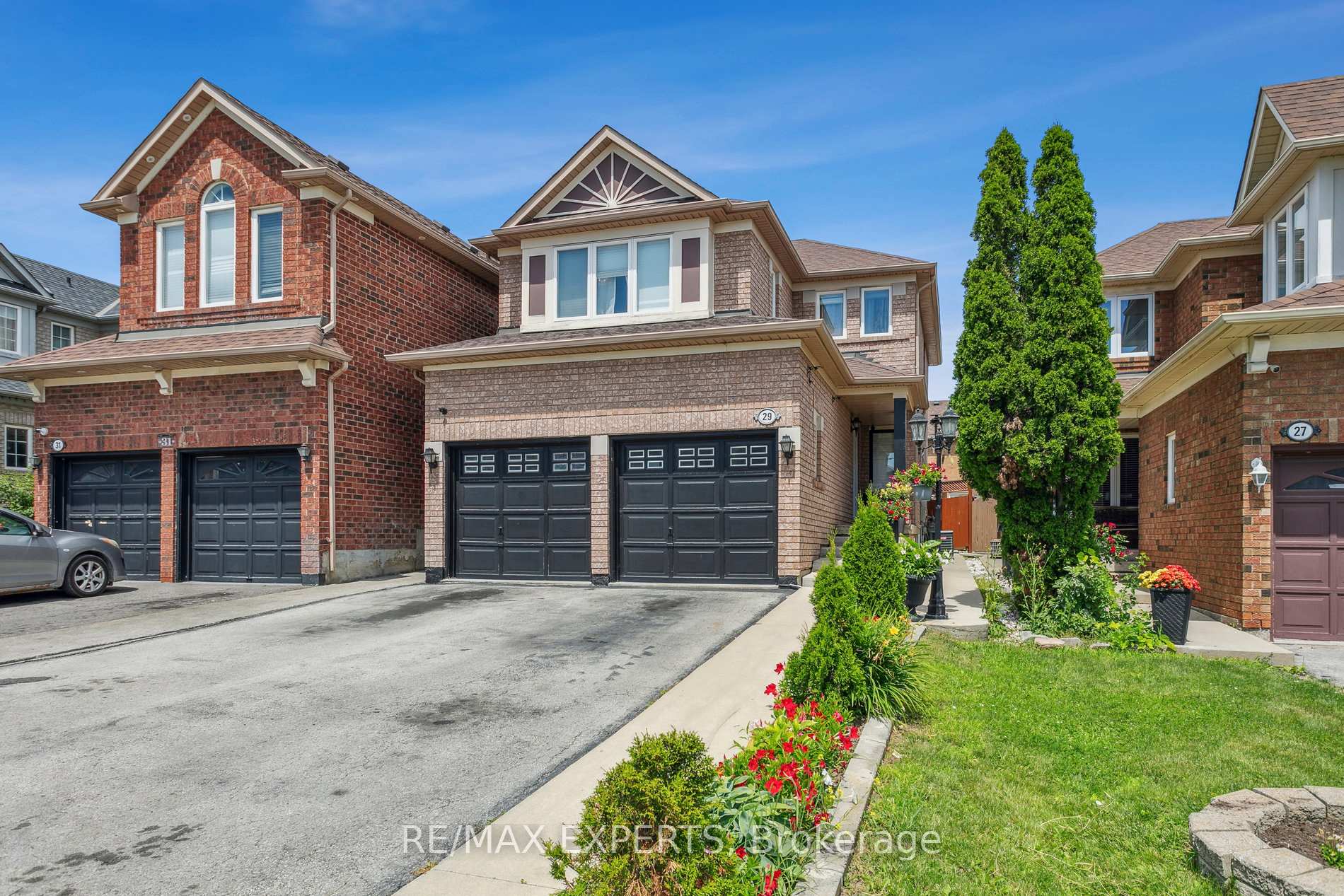 Photo 5 of 29 Narrow Valley Crescent, Brampton, Sandringham-Wellington — HOMEH