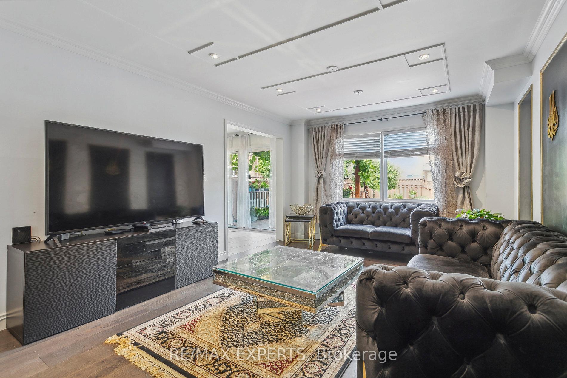 Photo 15 of 29 Narrow Valley Crescent, Brampton, Sandringham-Wellington — HOMEH