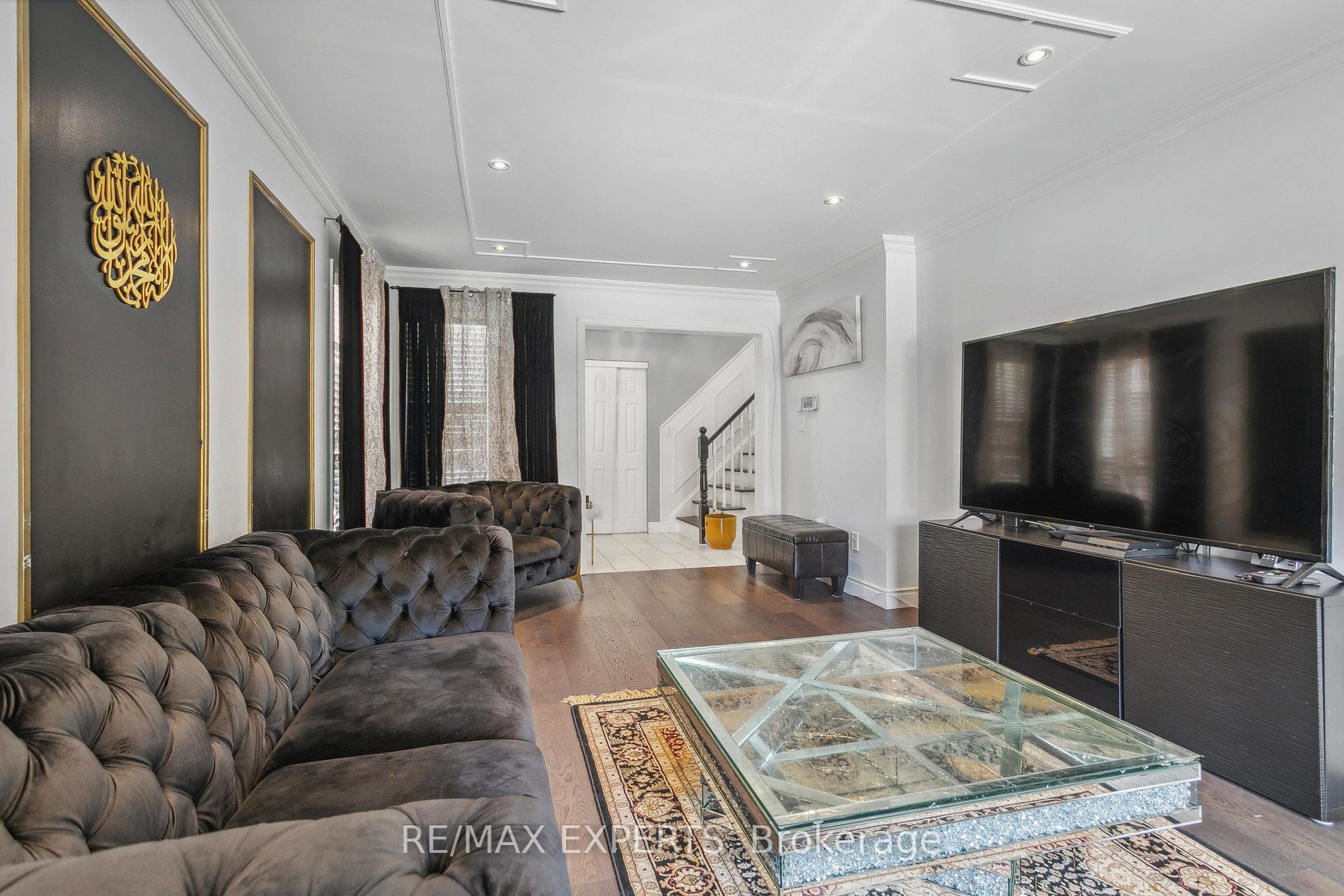 Photo 17 of 29 Narrow Valley Crescent, Brampton, Sandringham-Wellington — HOMEH
