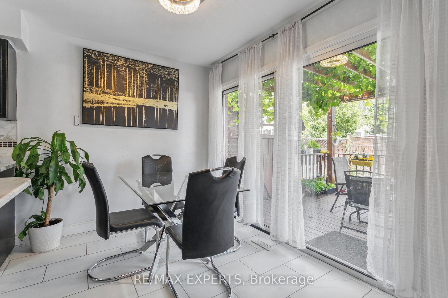 Photo 18 of 29 Narrow Valley Crescent, Brampton, Sandringham-Wellington — HOMEH
