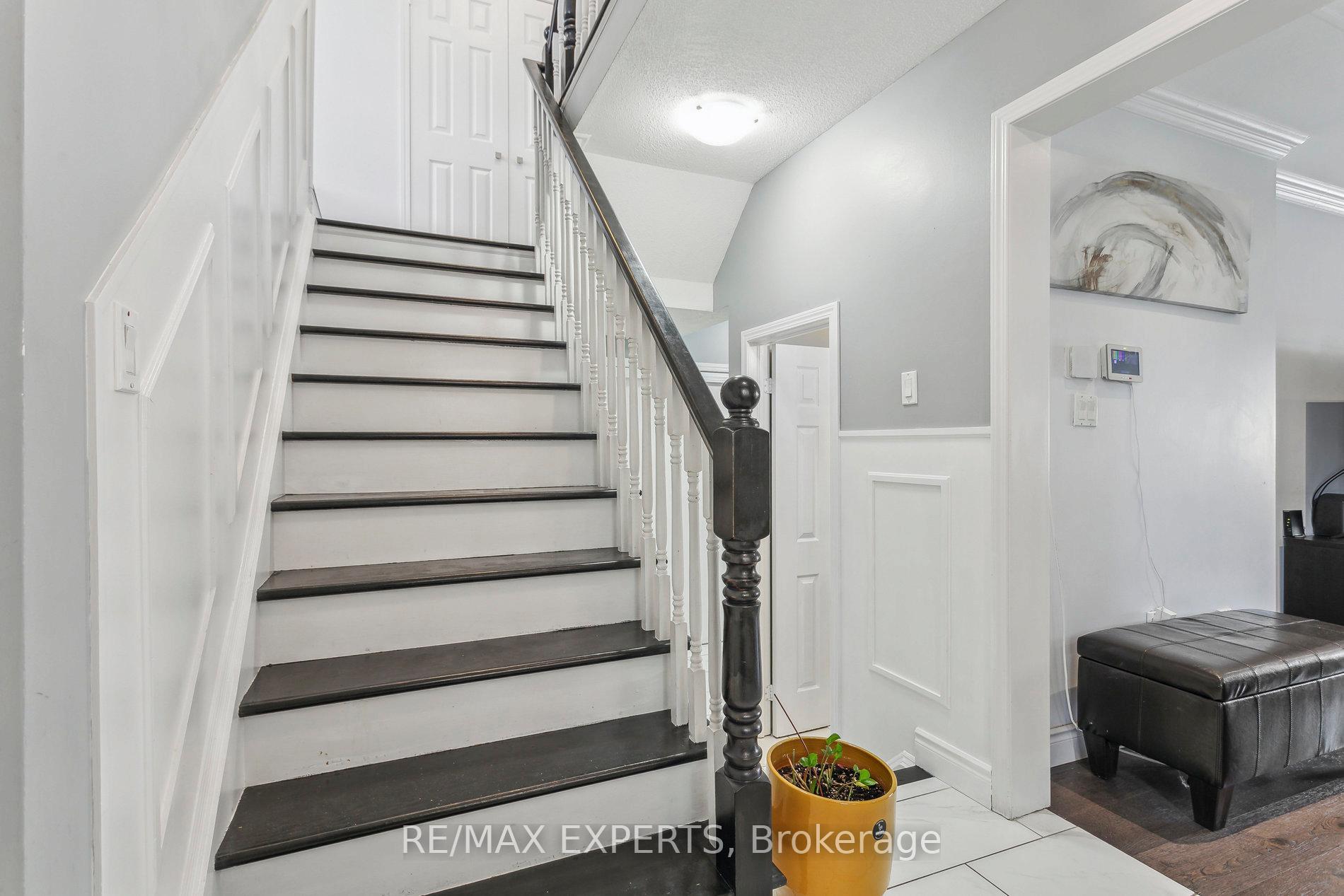 Photo 27 of 29 Narrow Valley Crescent, Brampton, Sandringham-Wellington — HOMEH