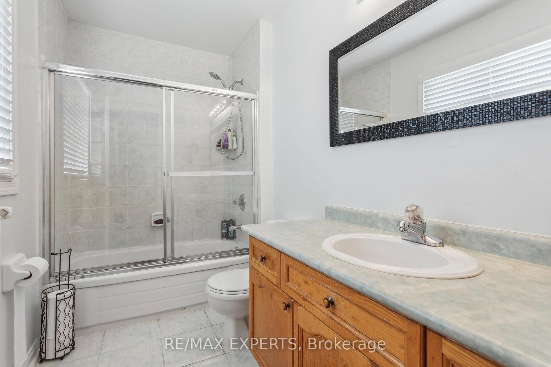 Photo 43 of 29 Narrow Valley Crescent, Brampton, Sandringham-Wellington — HOMEH