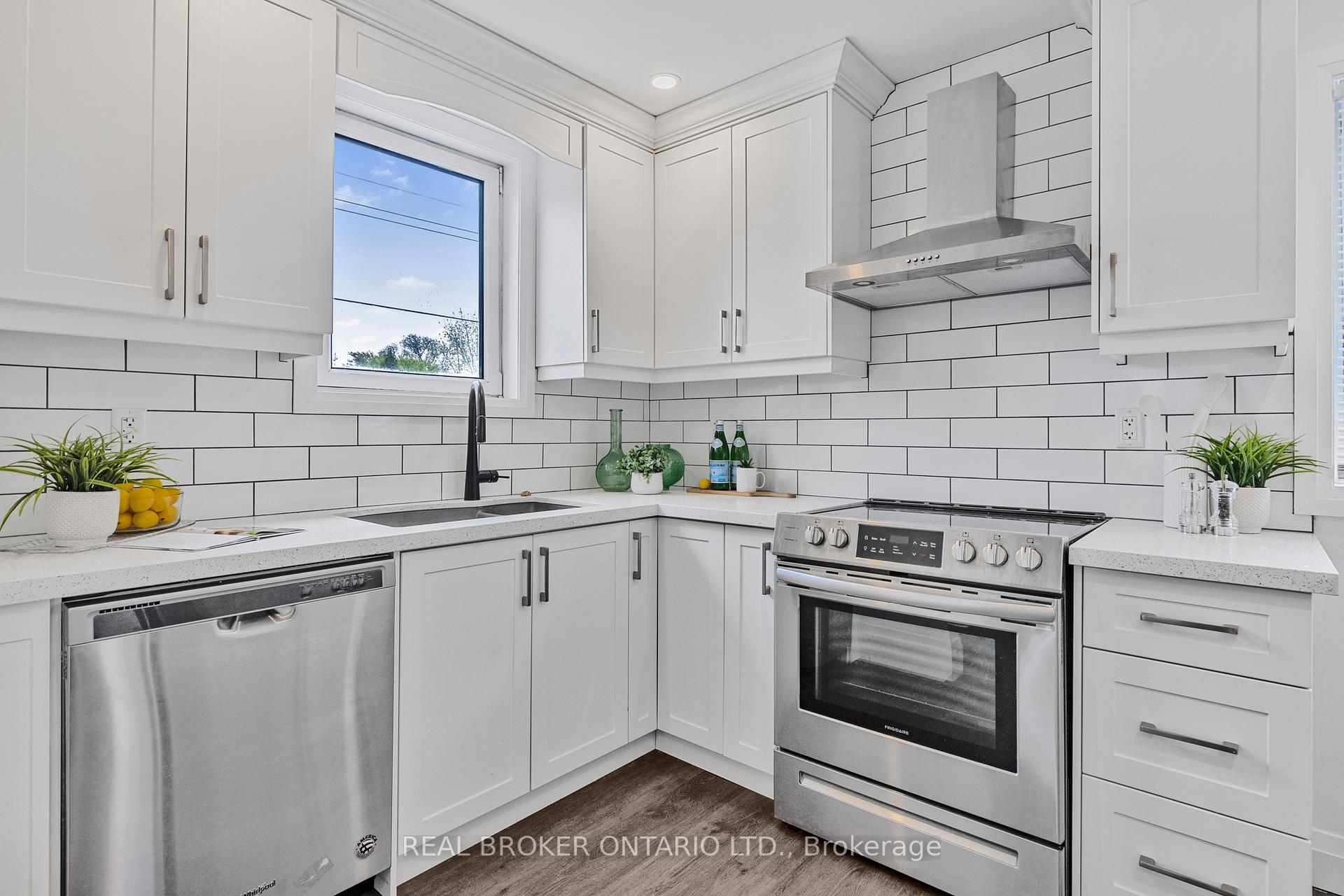 Photo 1 of 6 West 4th Street, Hamilton, Bonnington — HOMEH