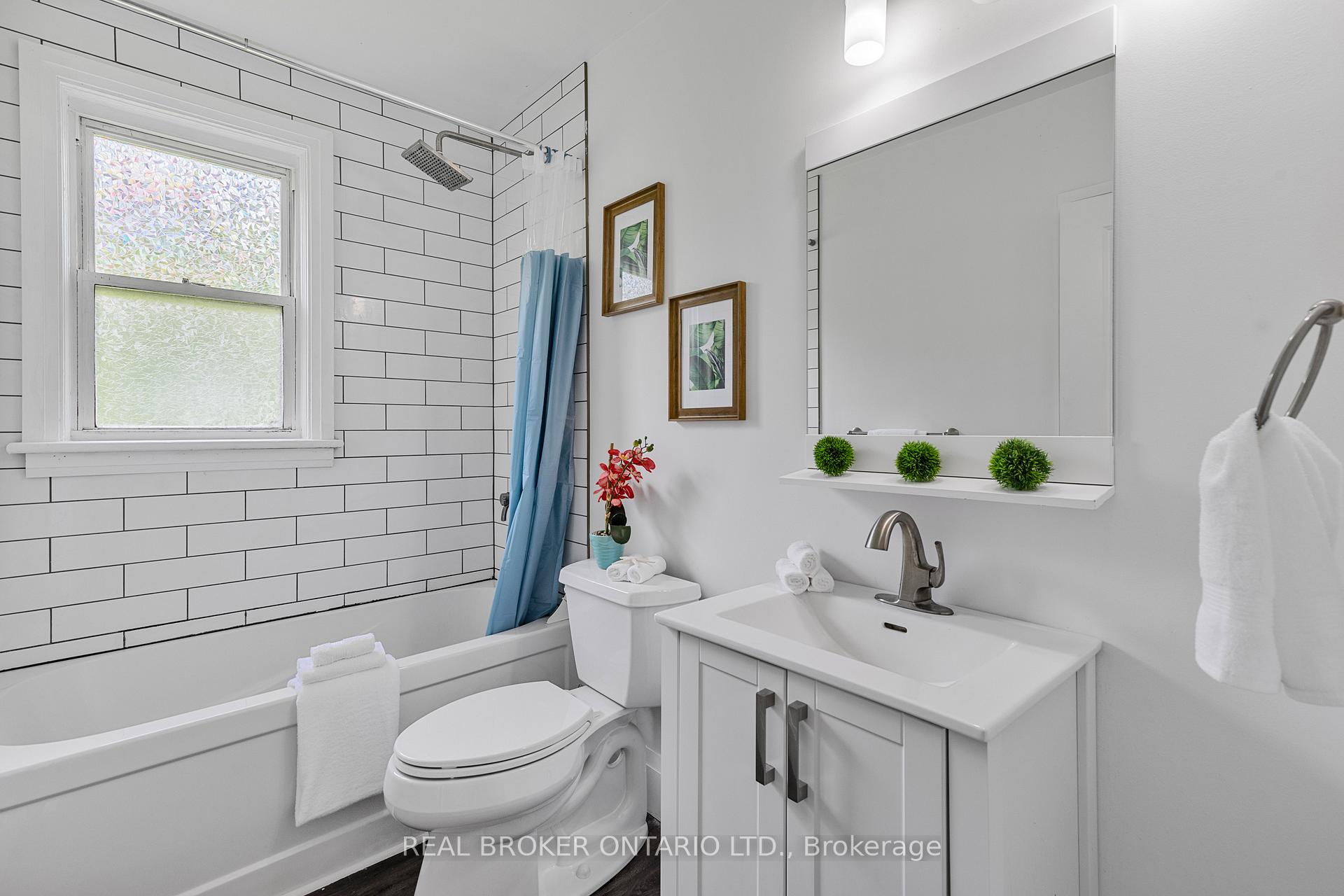 Photo 8 of 6 West 4th Street, Hamilton, Bonnington — HOMEH
