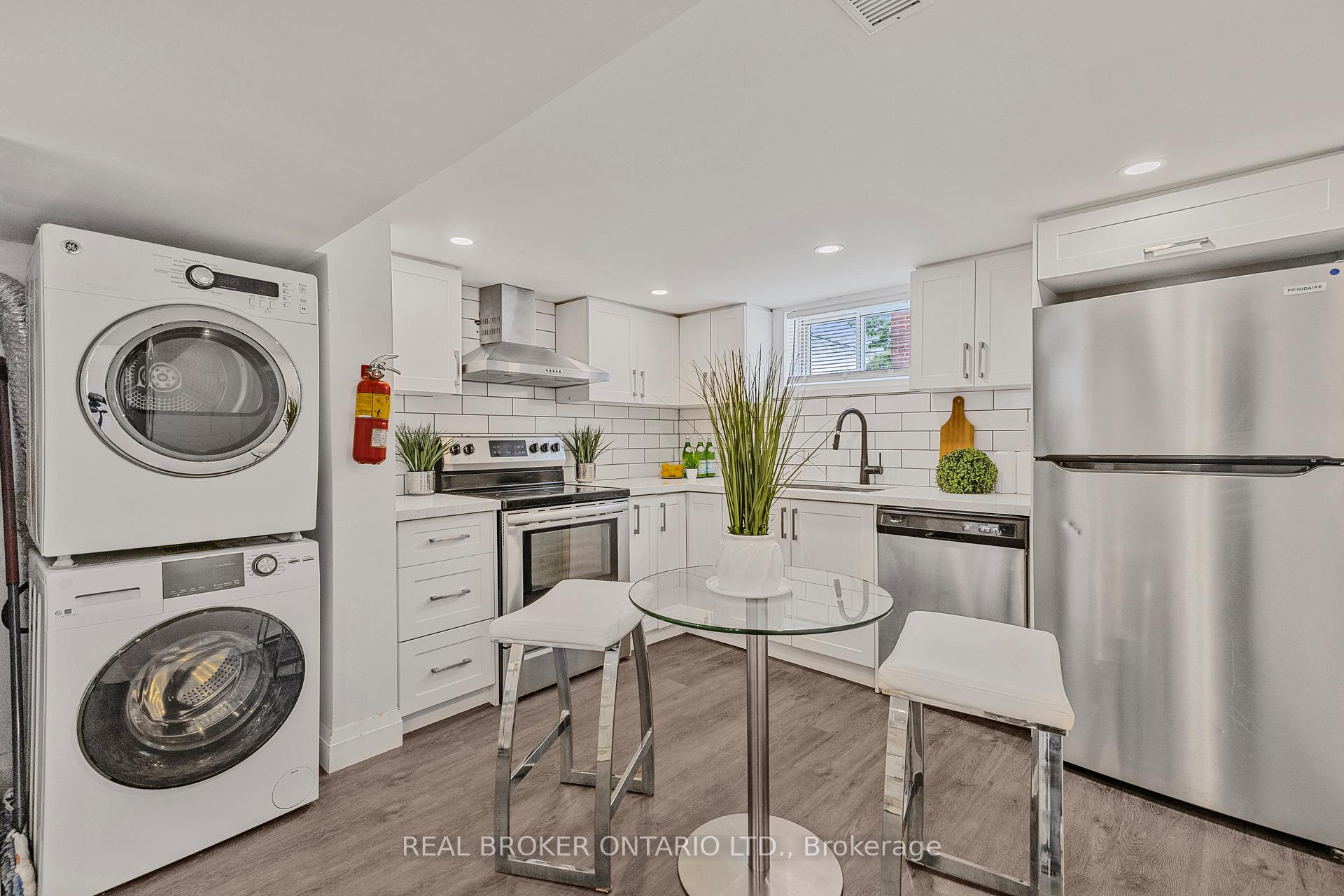 Photo 11 of 6 West 4th Street, Hamilton, Bonnington — HOMEH