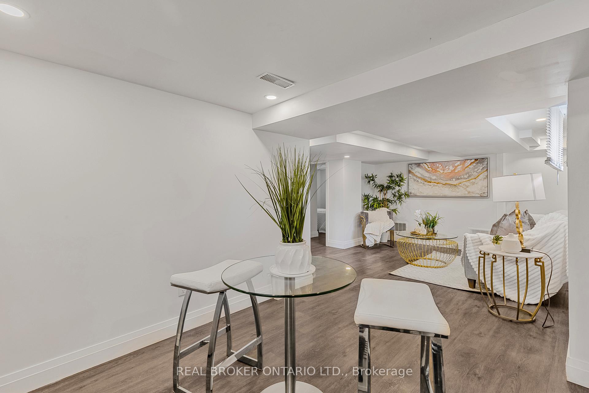 Photo 12 of 6 West 4th Street, Hamilton, Bonnington — HOMEH