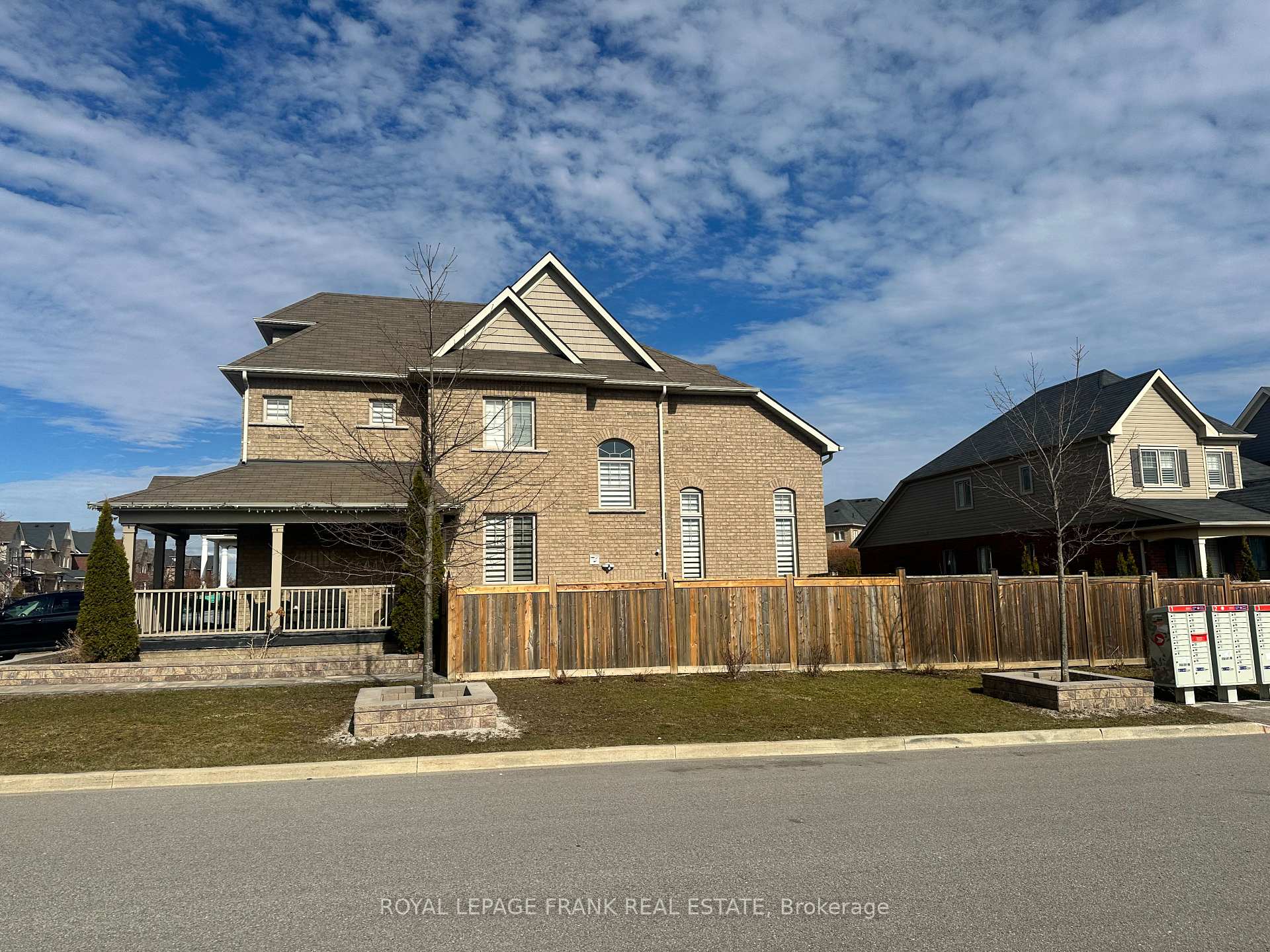 Photo 2 of Unit Main & Upper, 130 Sumersford Drive, Clarington, Bowmanville — HOMEH