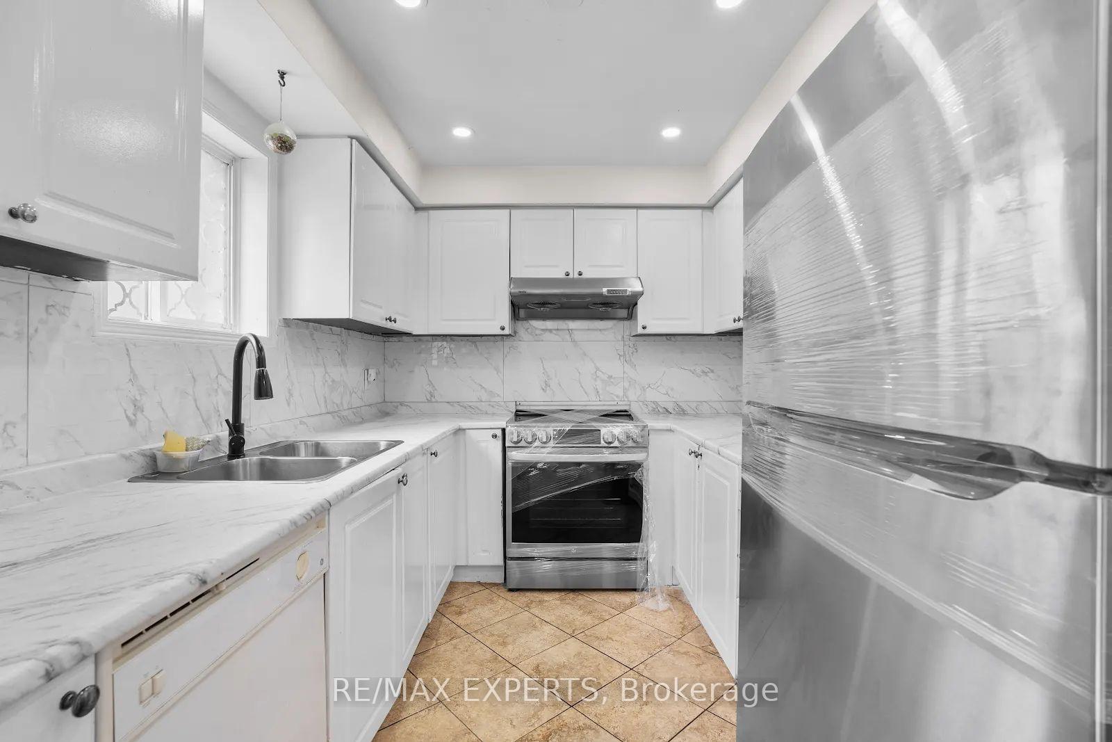 Photo 7 of 58 Fordwich Boulevard, Brampton, Northwest Sandalwood Parkway — HOMEH