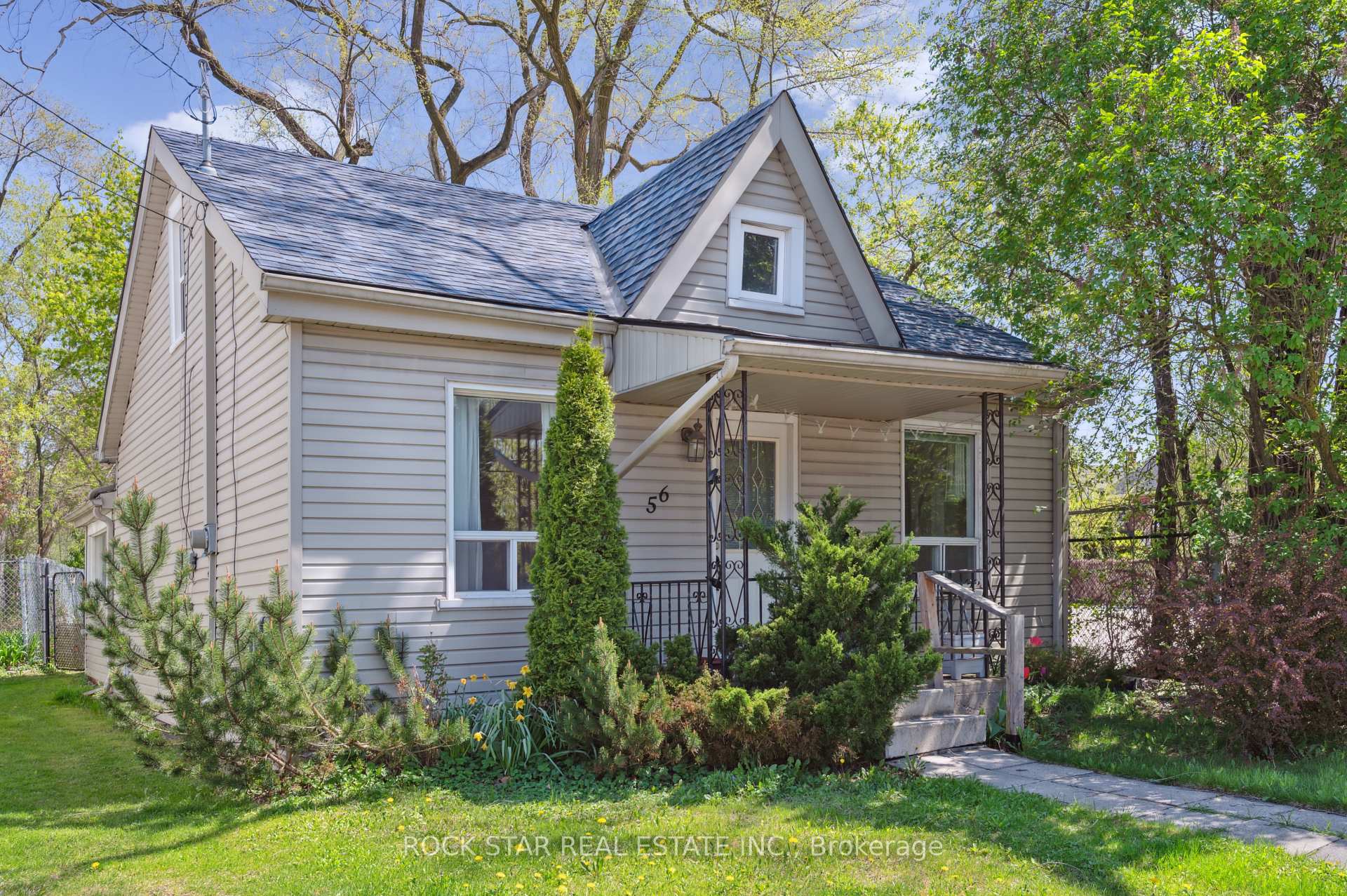 Photo 1 of 56 Breadalbane Street, Hamilton, Strathcona — HOMEH