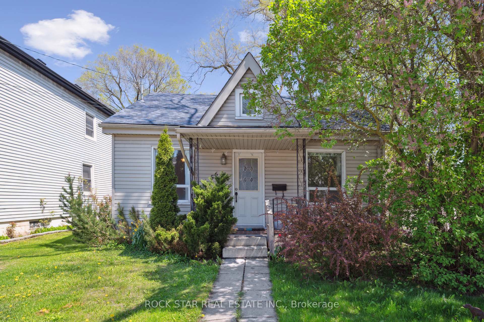 Photo 2 of 56 Breadalbane Street, Hamilton, Strathcona — HOMEH