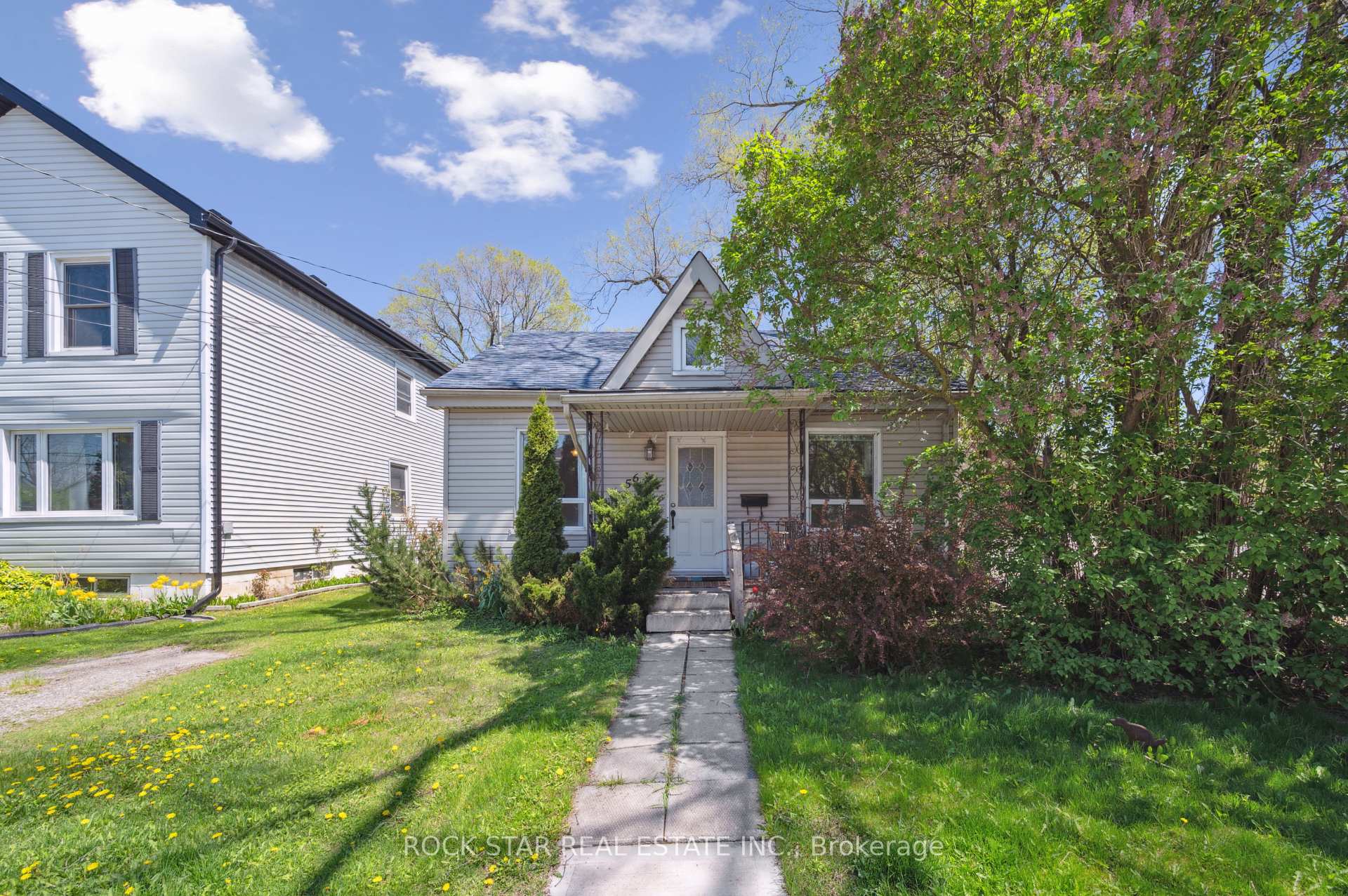 Photo 3 of 56 Breadalbane Street, Hamilton, Strathcona — HOMEH