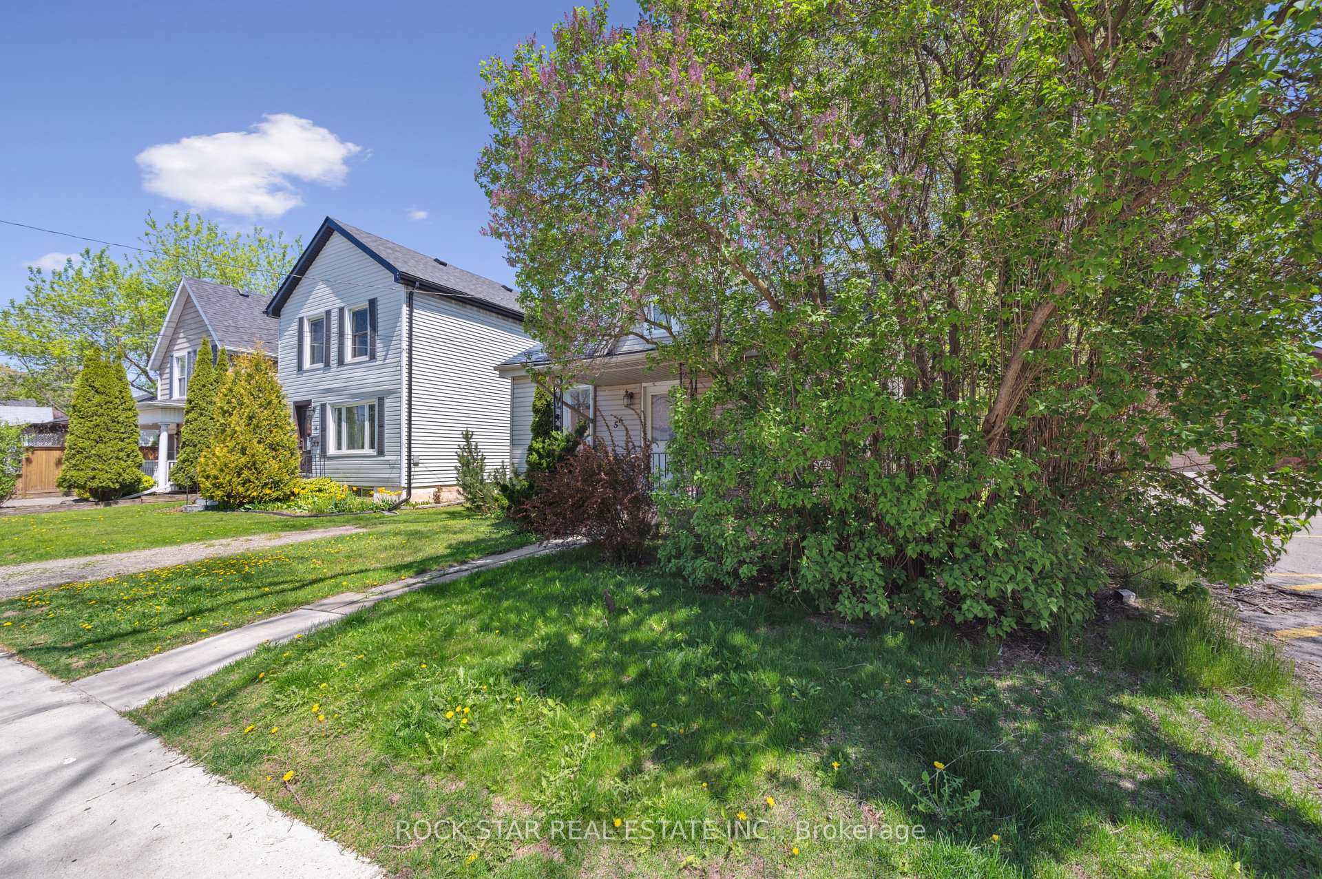 Photo 4 of 56 Breadalbane Street, Hamilton, Strathcona — HOMEH