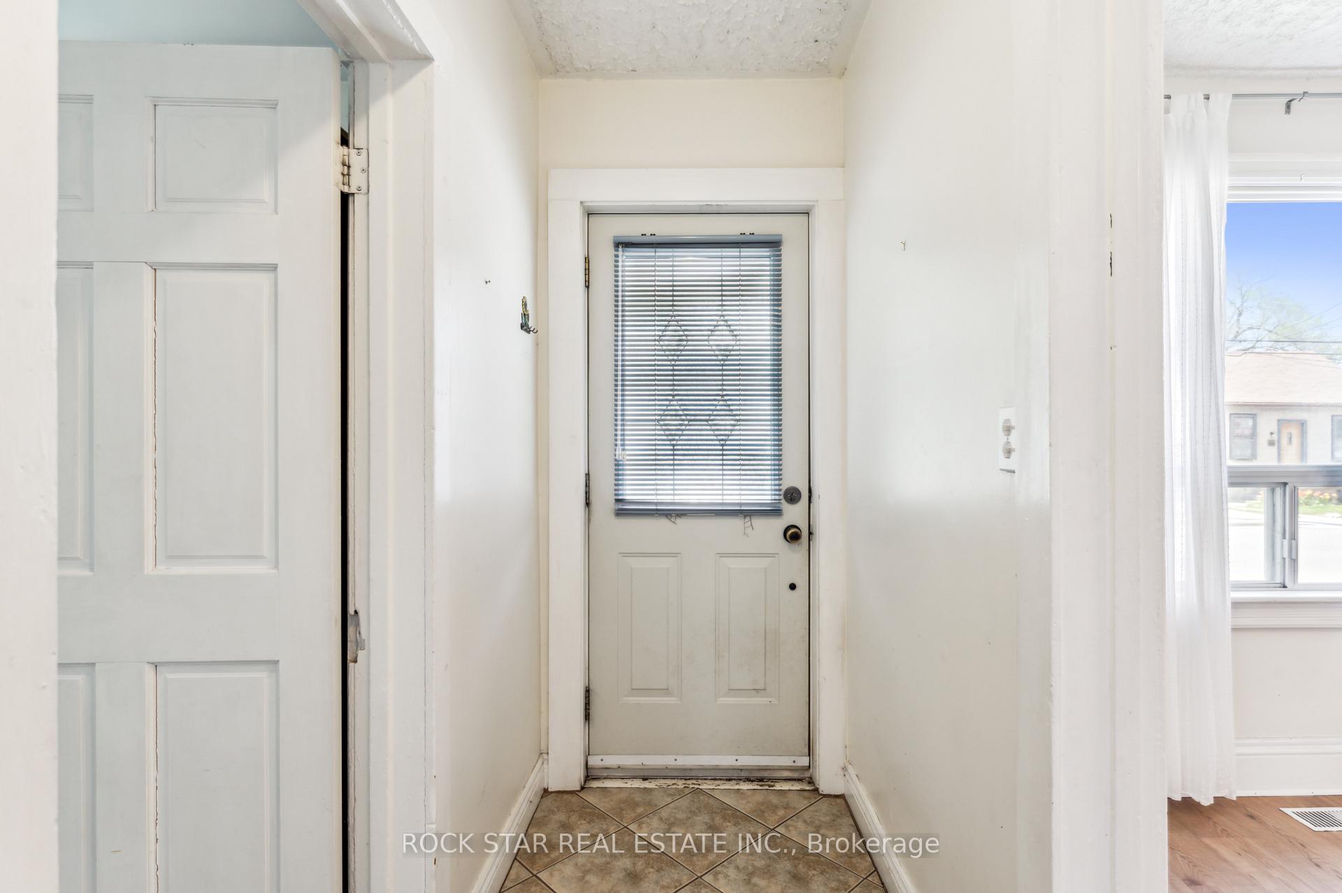 Photo 8 of 56 Breadalbane Street, Hamilton, Strathcona — HOMEH