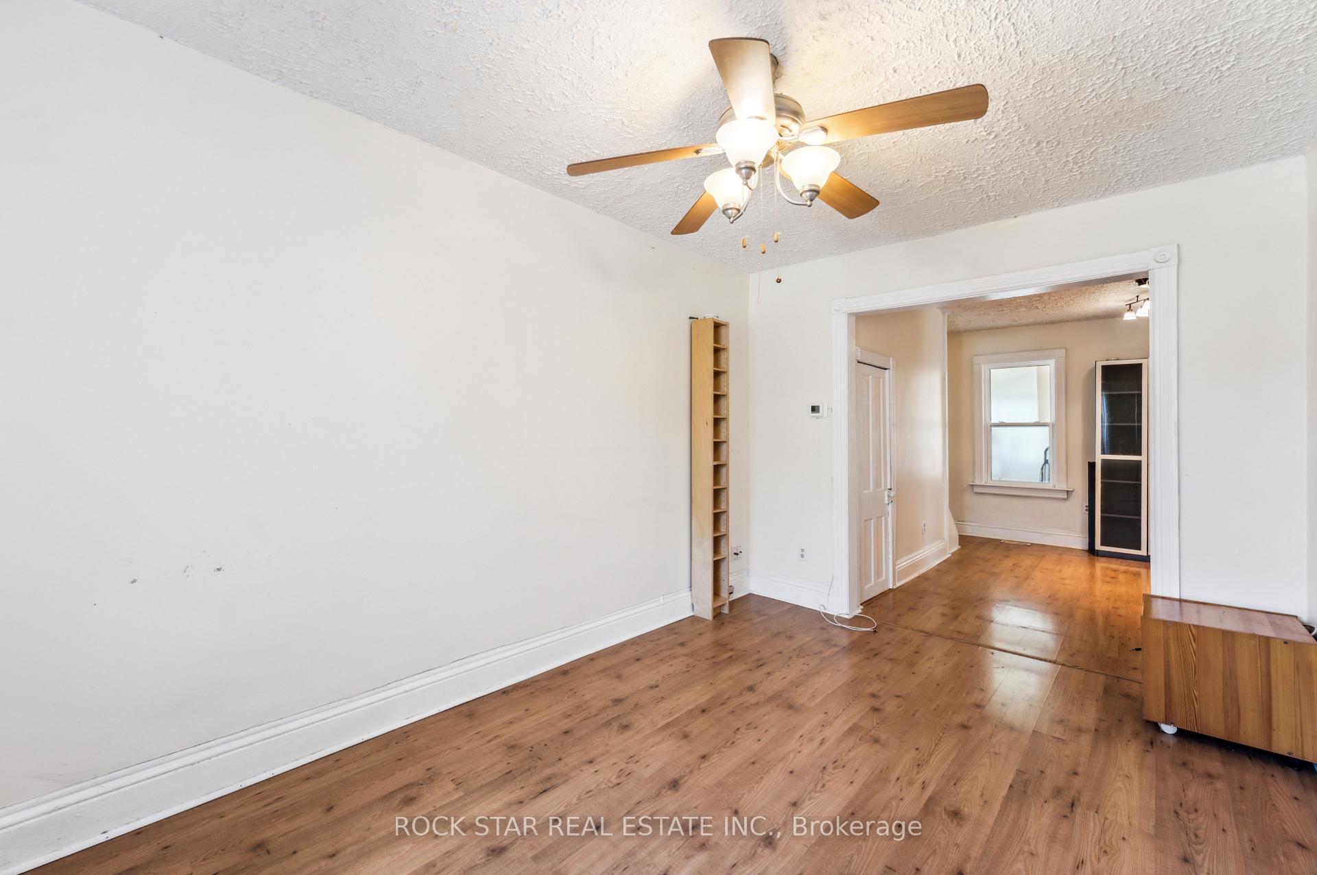 Photo 10 of 56 Breadalbane Street, Hamilton, Strathcona — HOMEH