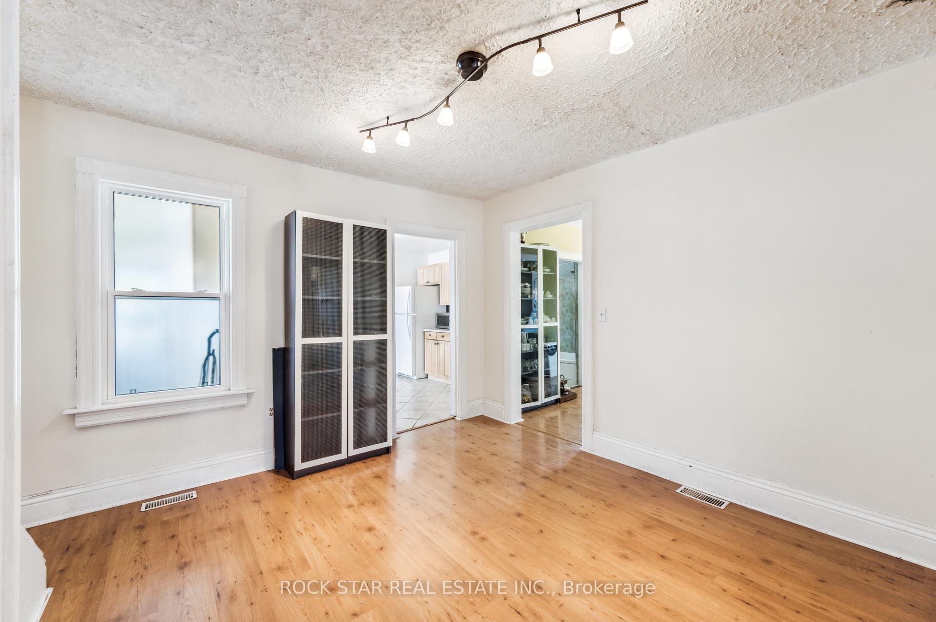 Photo 12 of 56 Breadalbane Street, Hamilton, Strathcona — HOMEH