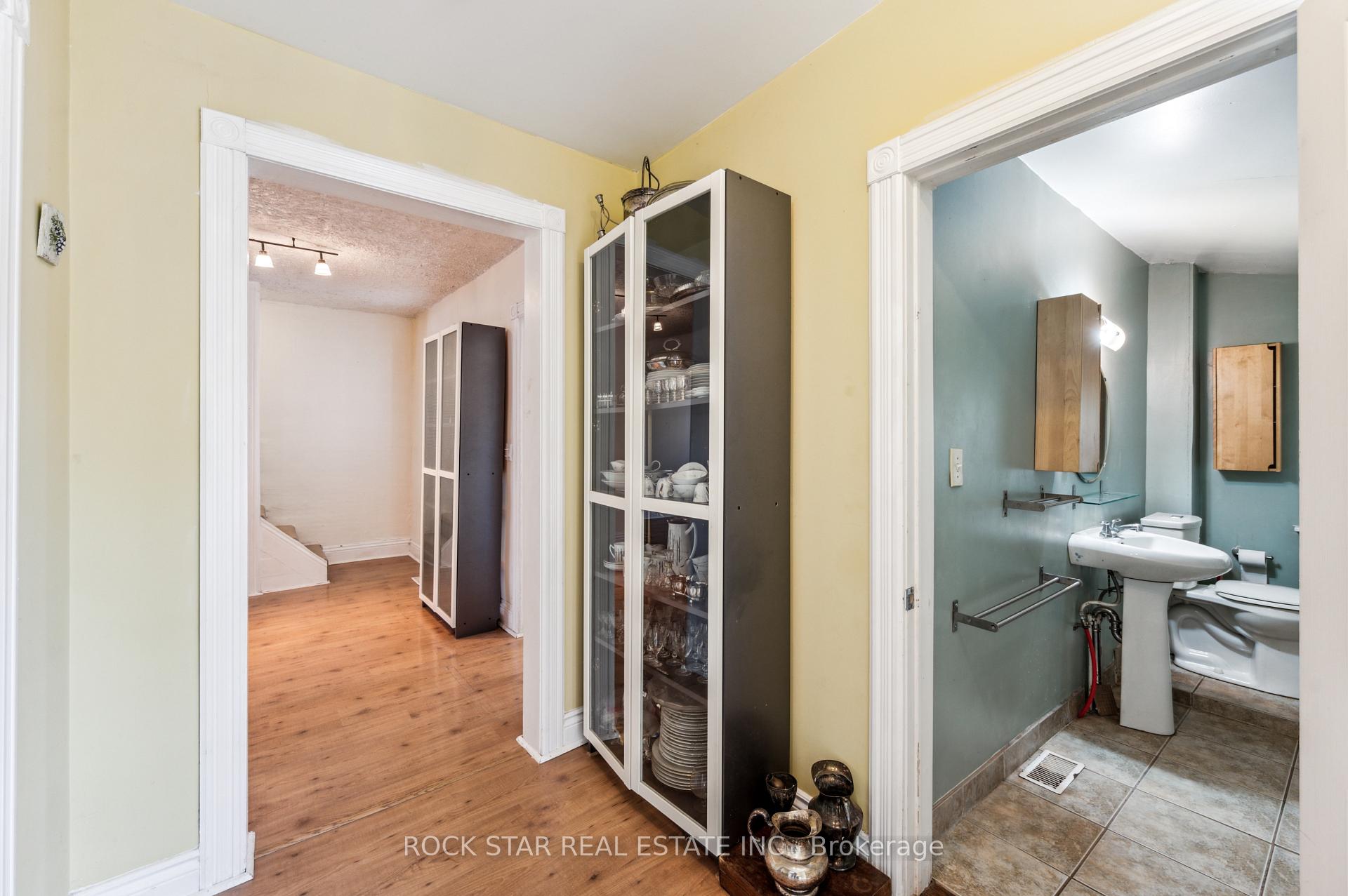 Photo 13 of 56 Breadalbane Street, Hamilton, Strathcona — HOMEH