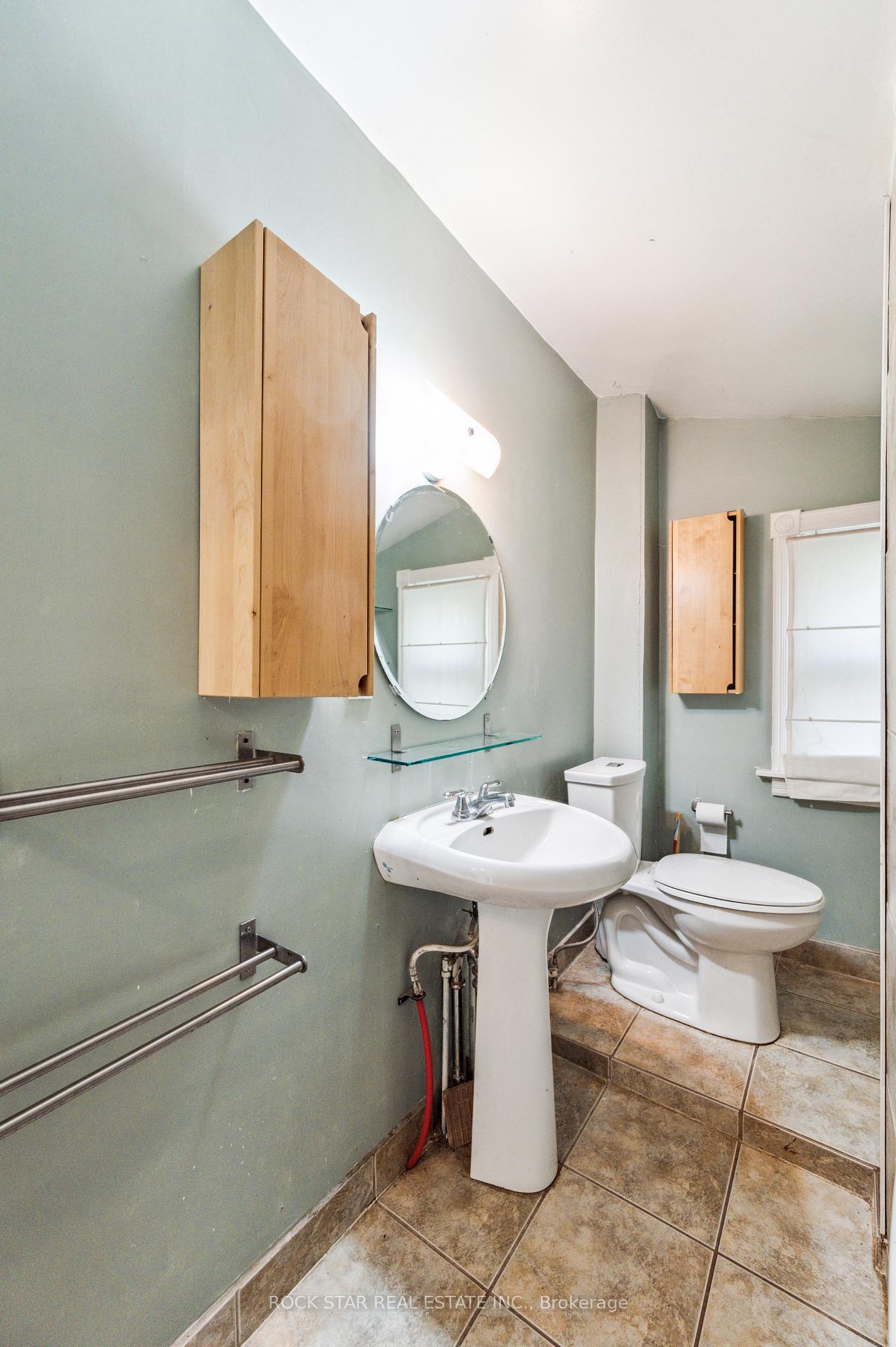 Photo 15 of 56 Breadalbane Street, Hamilton, Strathcona — HOMEH