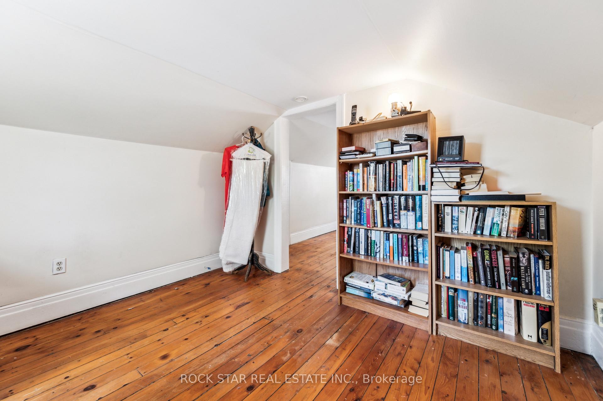 Photo 29 of 56 Breadalbane Street, Hamilton, Strathcona — HOMEH