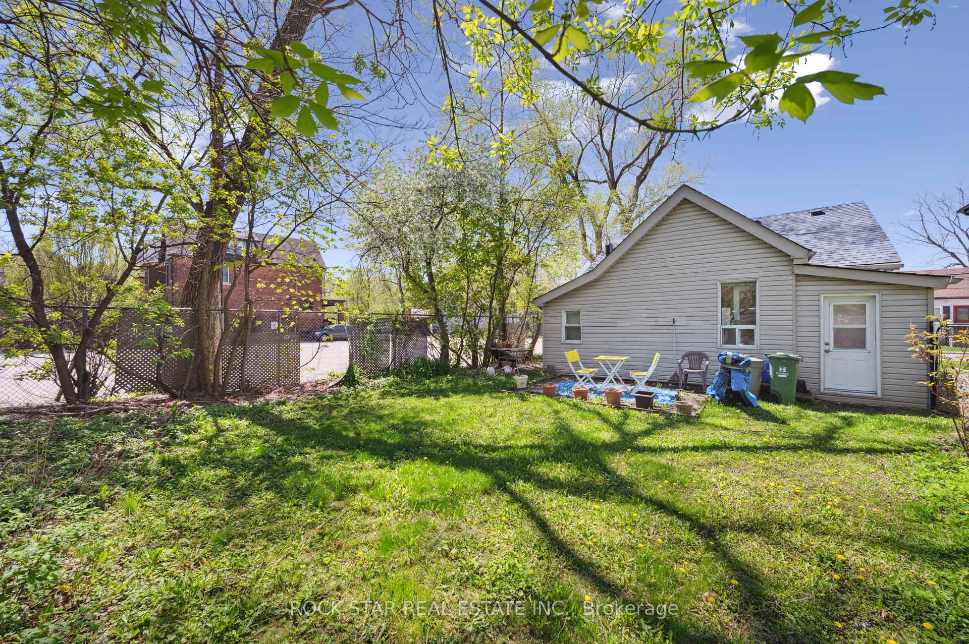 Photo 33 of 56 Breadalbane Street, Hamilton, Strathcona — HOMEH