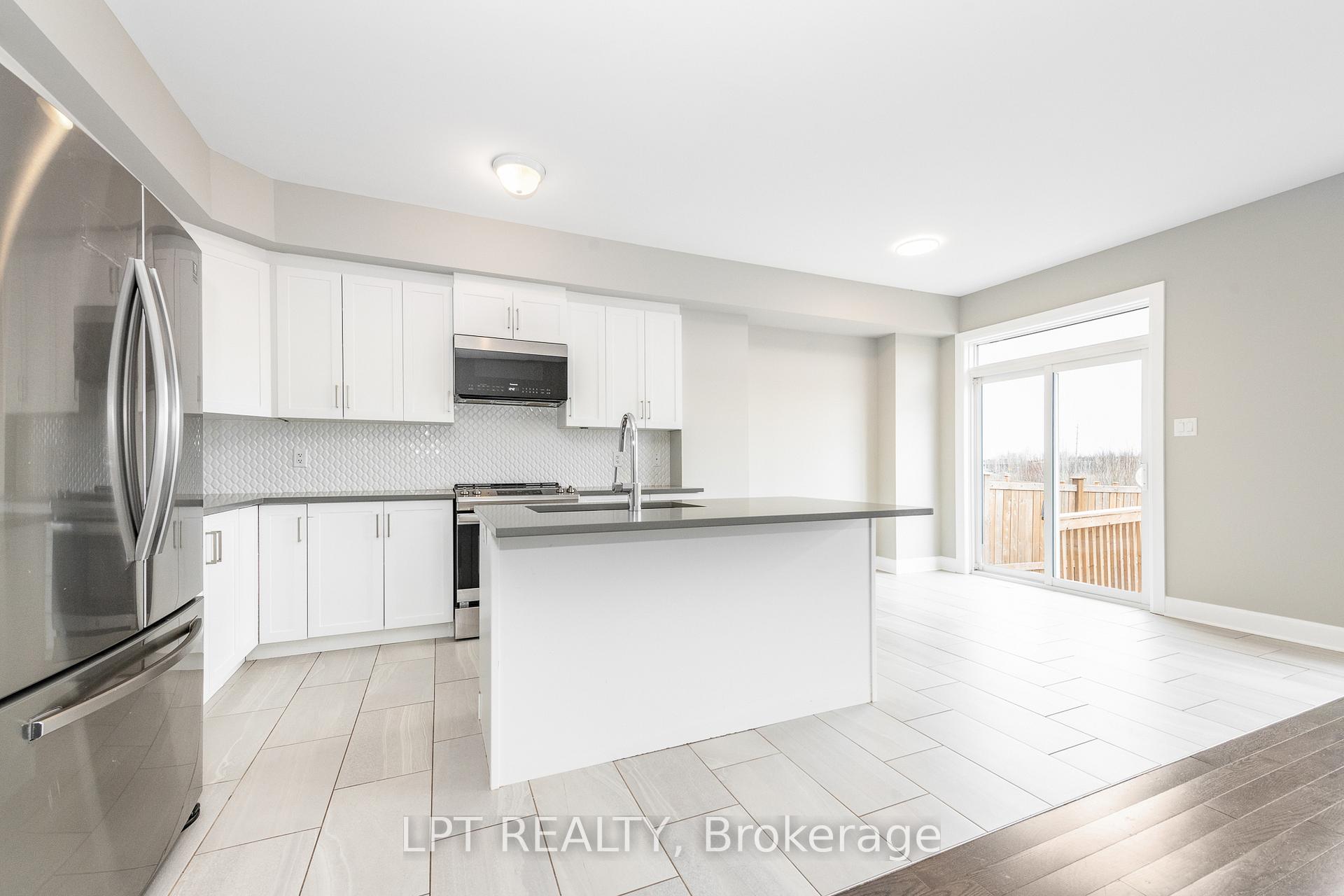 Photo 6 of 39 McPhail Road, Carleton Place — HOMEH