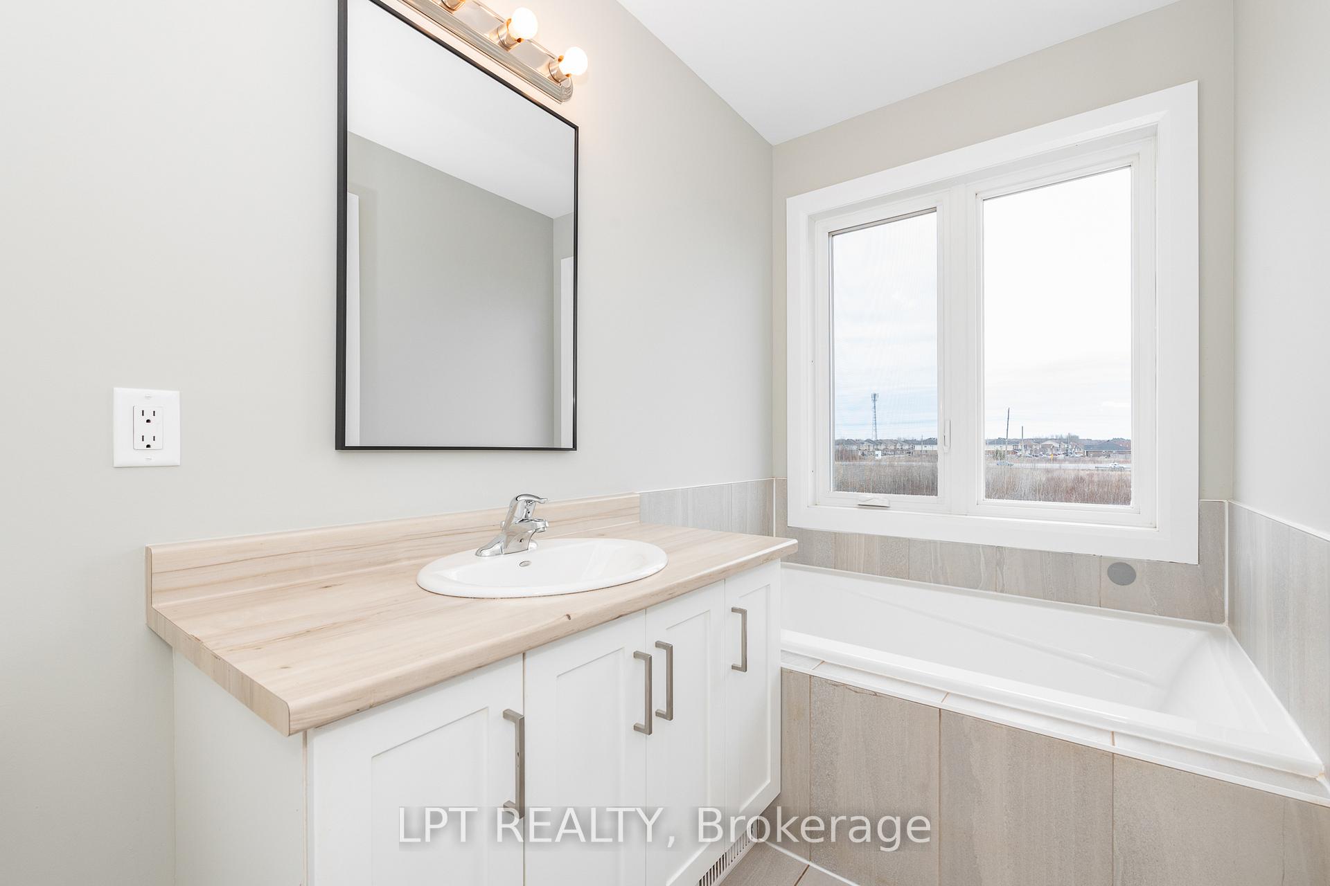Photo 17 of 39 McPhail Road, Carleton Place — HOMEH
